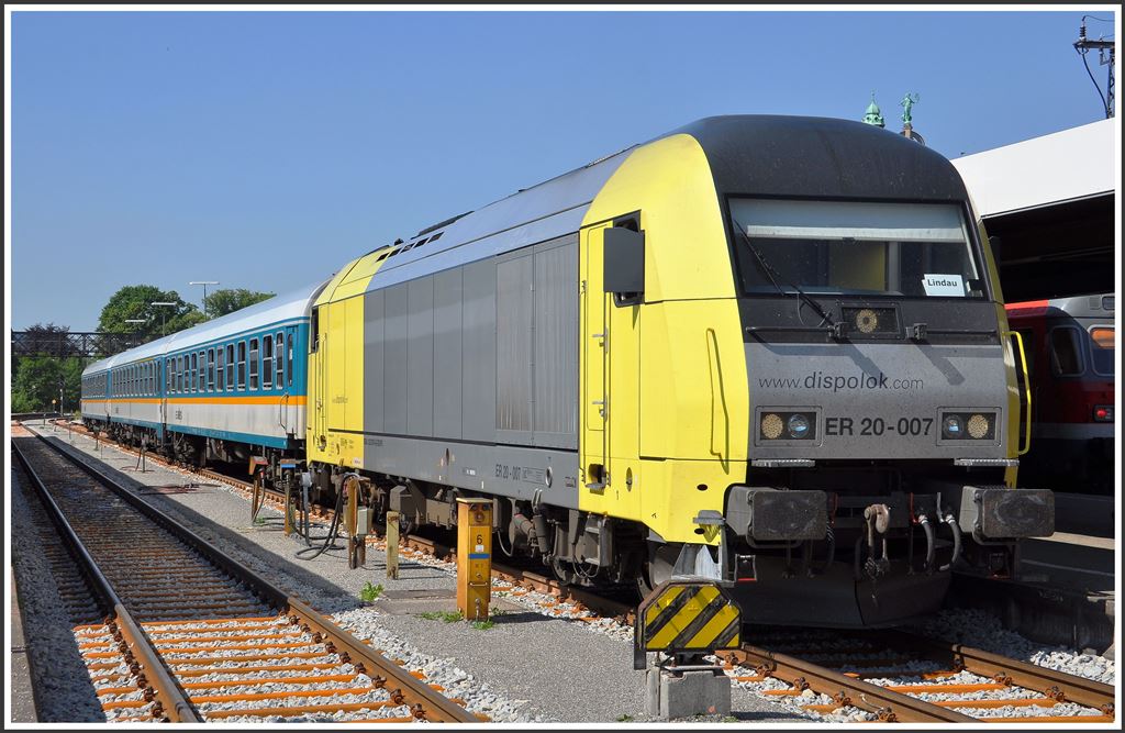 ER 20-007 ist soeben mit der Rb 29308 aus München Hbf in Lindau Hbf eingetroffen. (05.06.2015)
