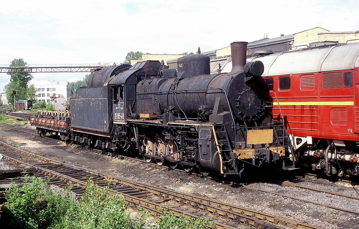 ER785-49  St. Petersburg - Varsavskij  04.06.06