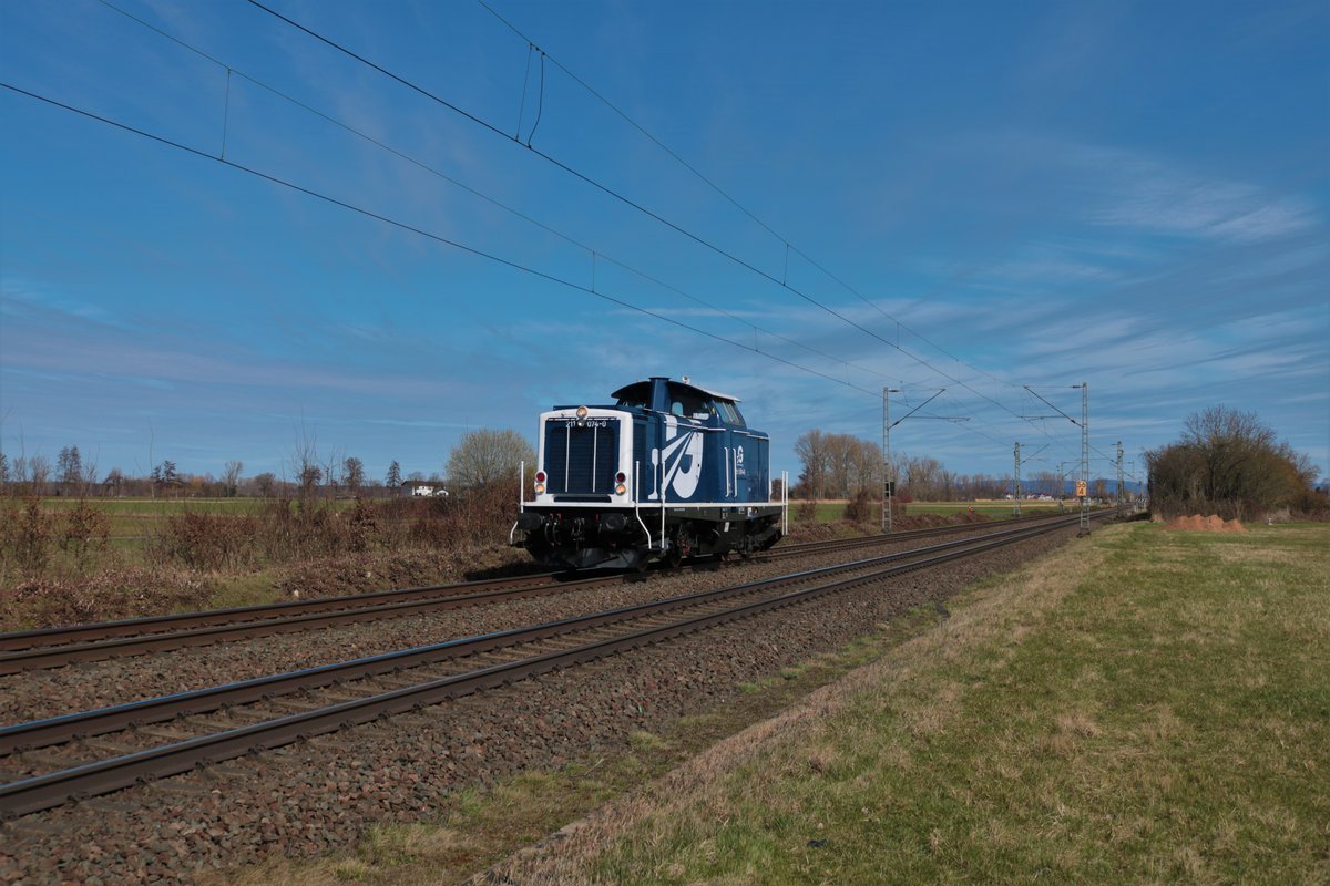 Erfurter Gleisbau 211 074-0 in Altheim bei Dieburg am 20.03.21