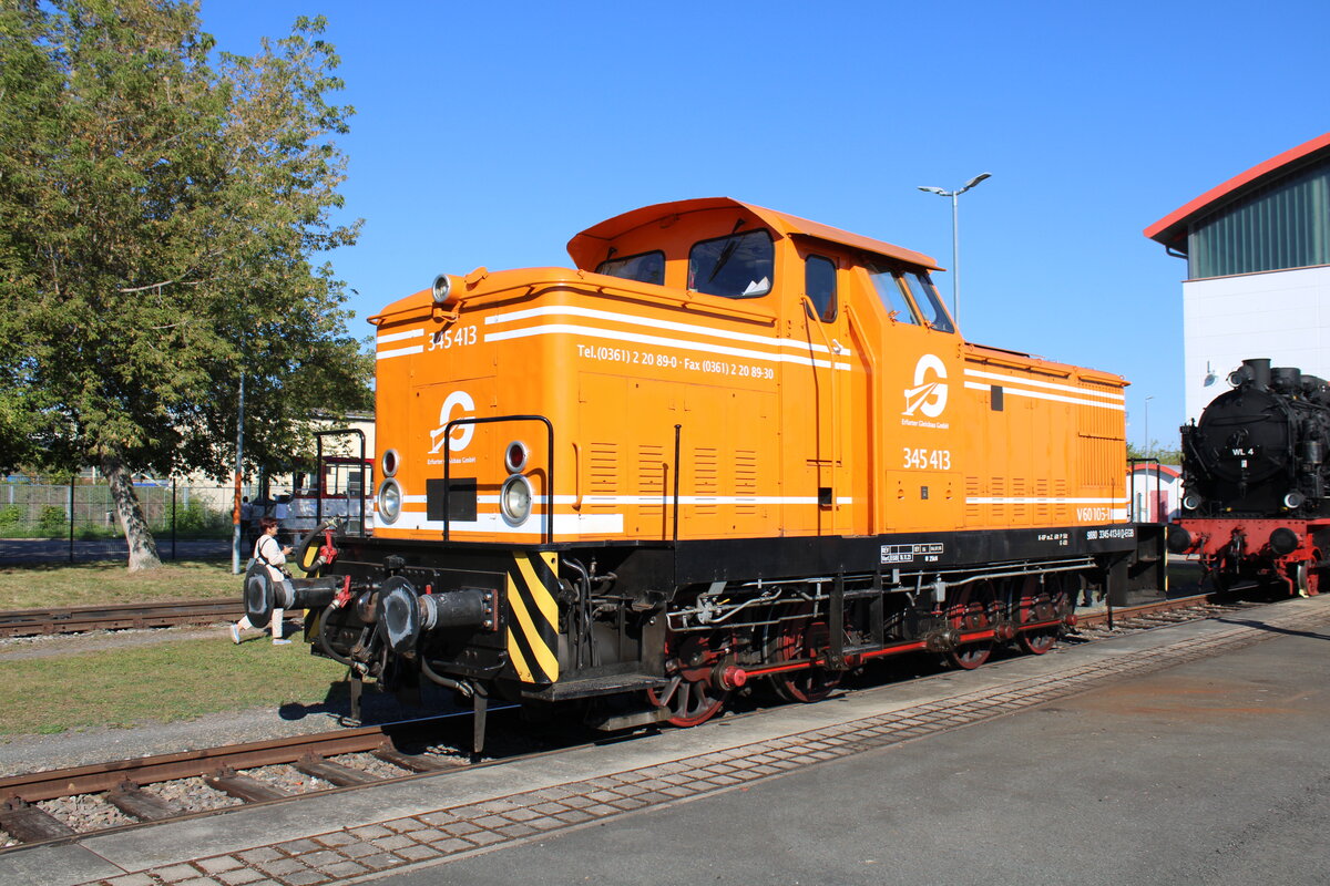 Erfurter Gleisbau V60 105-1 (98 80 3345 413-9 D-EGB) am 16.09.2023 beim Tag der offenen T�r bei der Erfurter Bahn in Erfurt Ost.