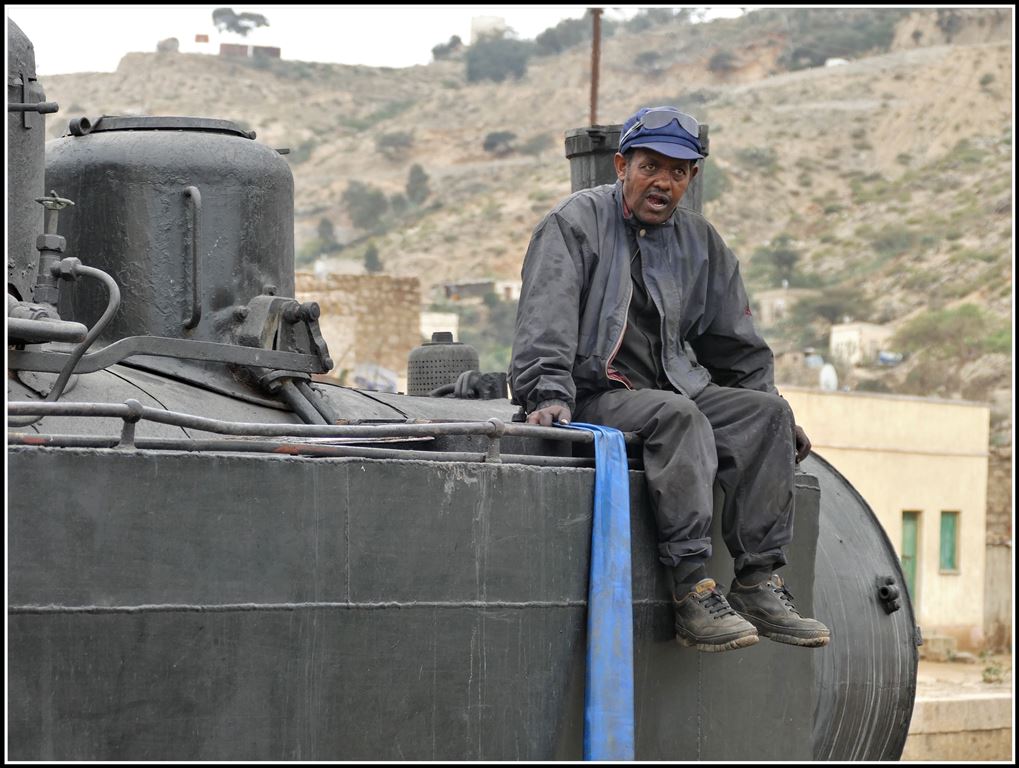 Eritrean Railway steamtrain special. Wasserfassen in Nefasit. (17.01.2019)