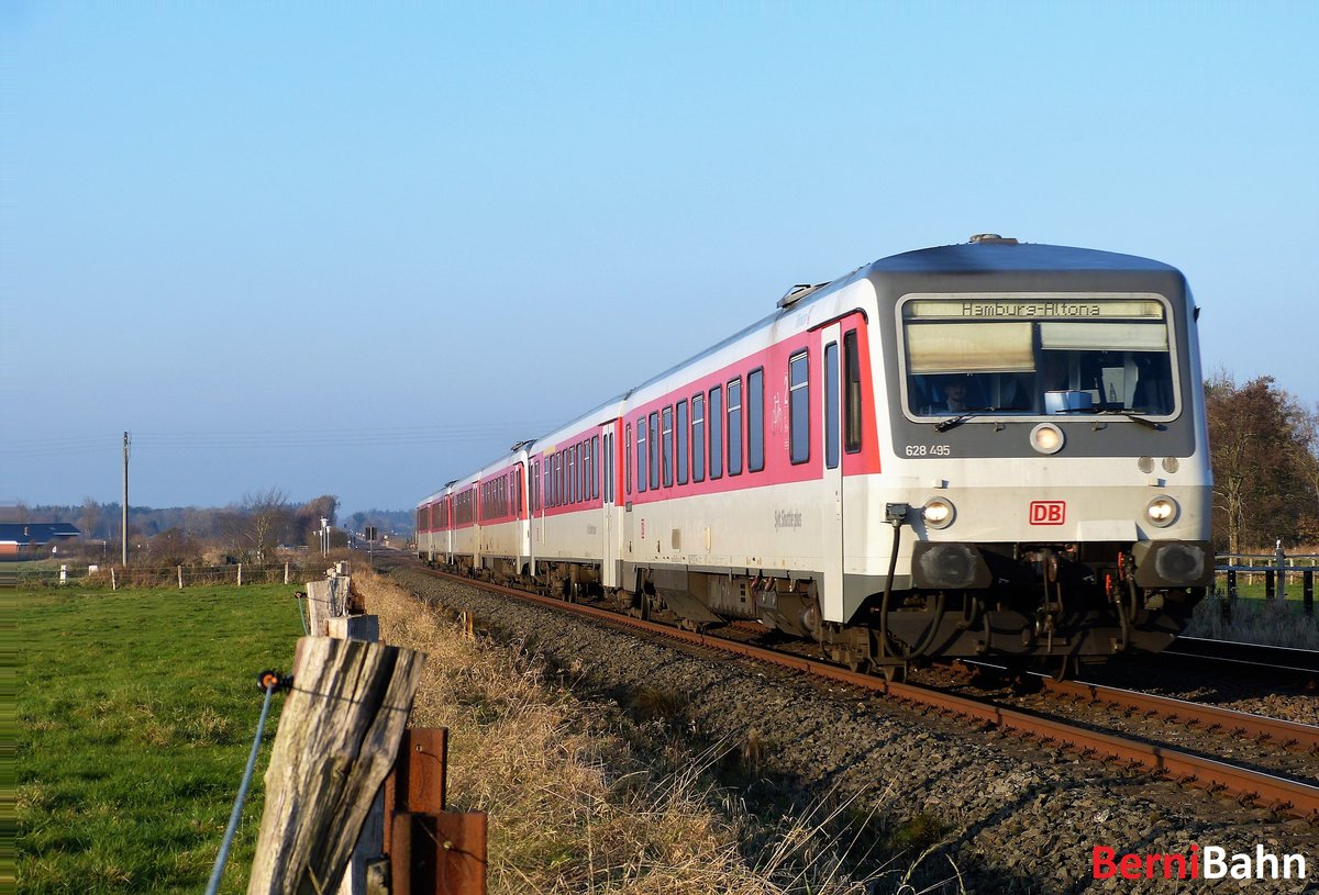 Ersatzverkehr auf der Marschbahn Ende November 2016. 3 VT 628 des Syltshuttle Plus fahren für die stillgelegten NOB Wagen 