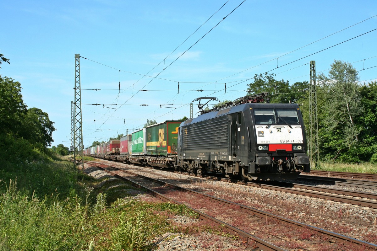 ES 64 F4-091 mit einem KLV-Zug auf dem Weg in Richtung Italien am Nachmittag des 06.06.14 in Orschweier.