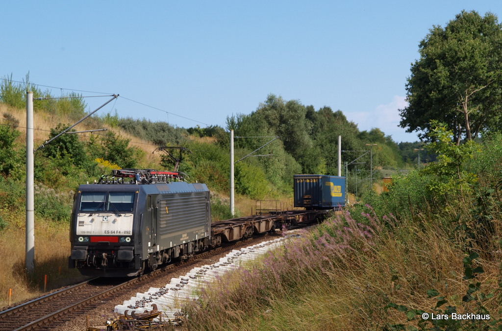ES 64 F4-092 ERSR folgt kurze Zeit spter mit dem DGS 95405 nach Duisburg-Hohenbudberg. Aufgenomman am 28.08.13 am Skandinavienkai in Lbeck.