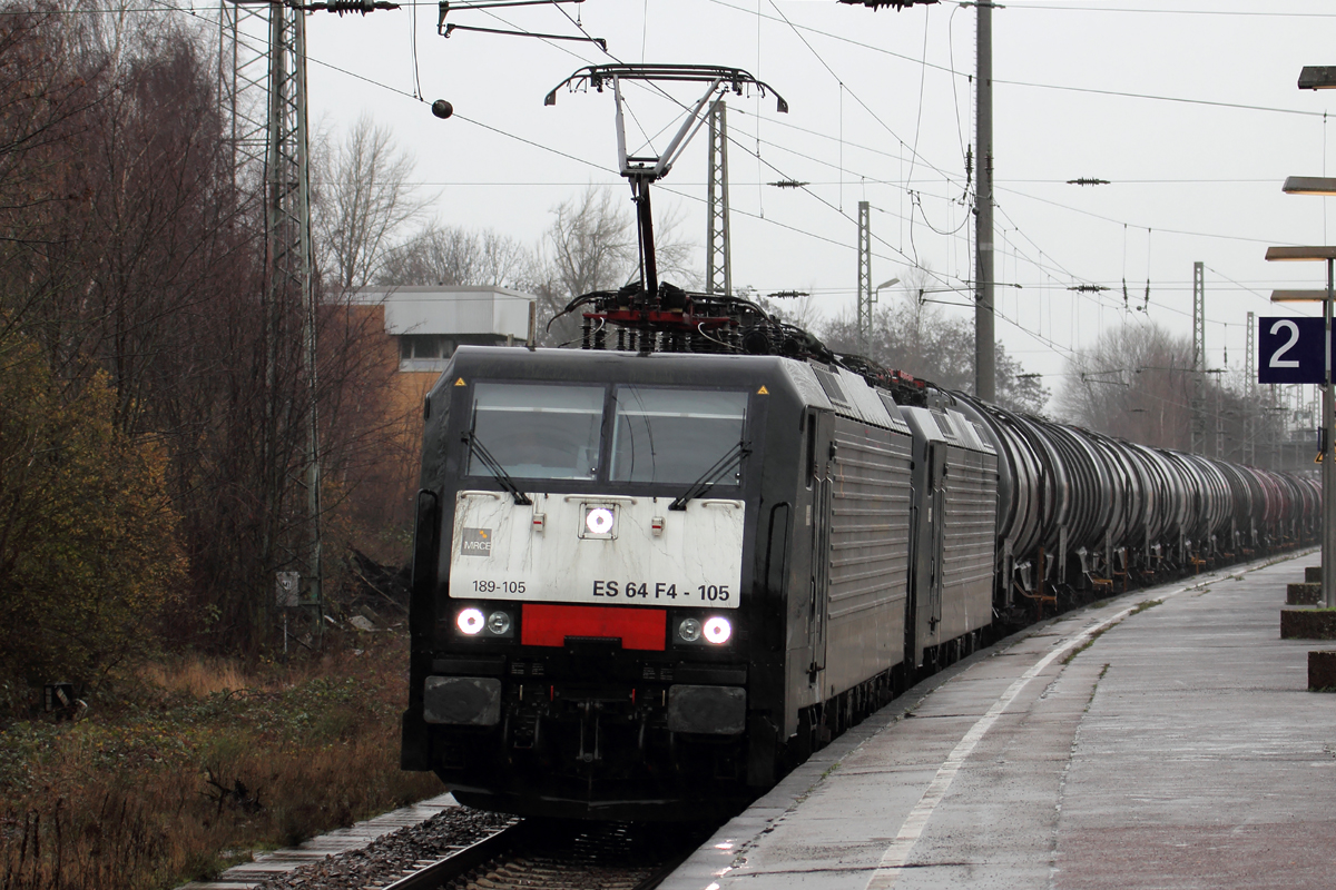 ES 64 F4-105 mit ES 64 F4-113 in Wesel 2.1.2014