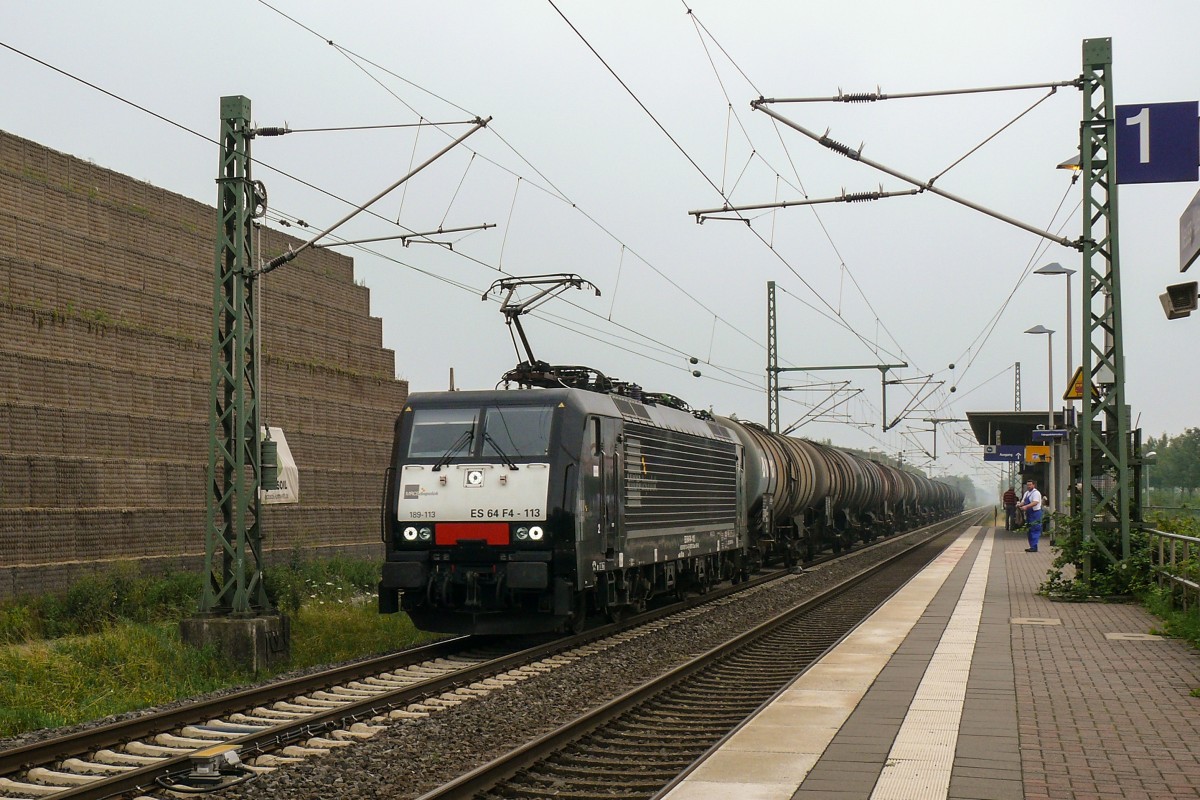 ES 64 F4-113 (189 113) zieht einen Kesselwagenzug durch Allerheiligen Richtung Köln. Aufgenommen am 26/07/2014.