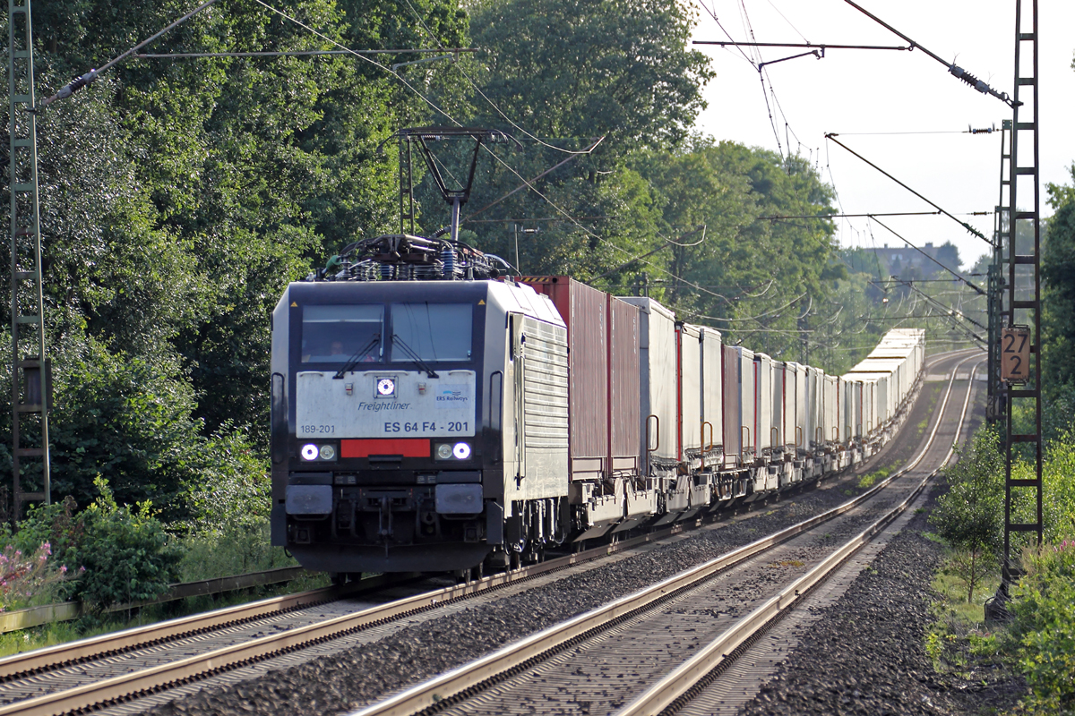 ES 64 F4-201 am BÜ KM27,298 auf der Hamm-Osterfelder Strecke in Recklinghausen 26.8.2015