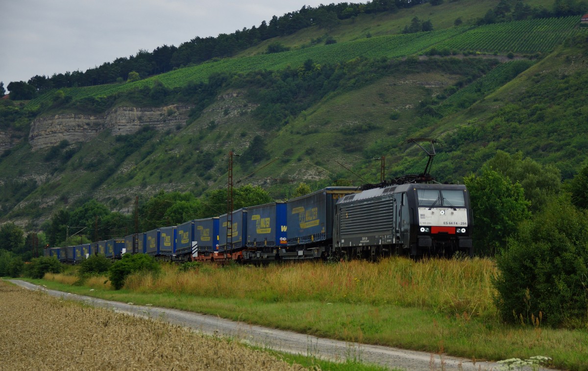 ES 64 F4-284 (189-284)von MRCE mit einen Walterzug Richtung Süden am 16.07.14 bei Thüngersheim.