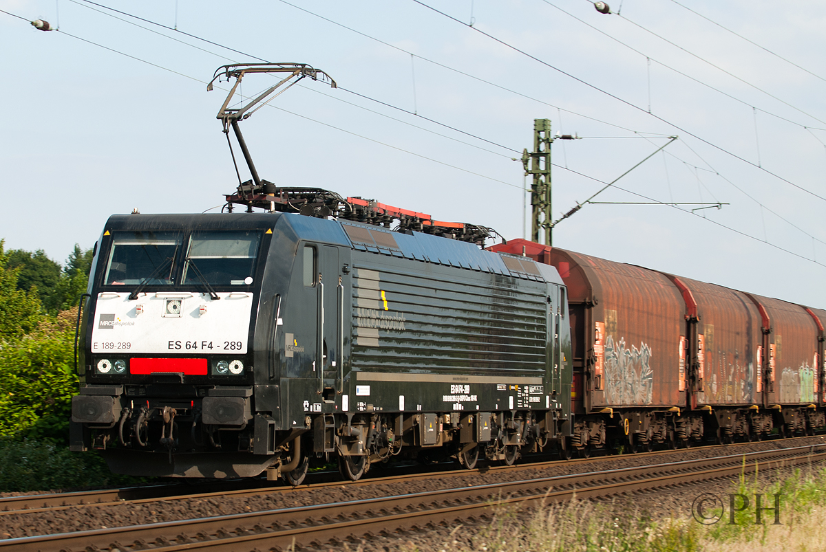 ES 64 F4-289 MRCE bei der Durchfahrt von Meerbusch am 09.06.2015