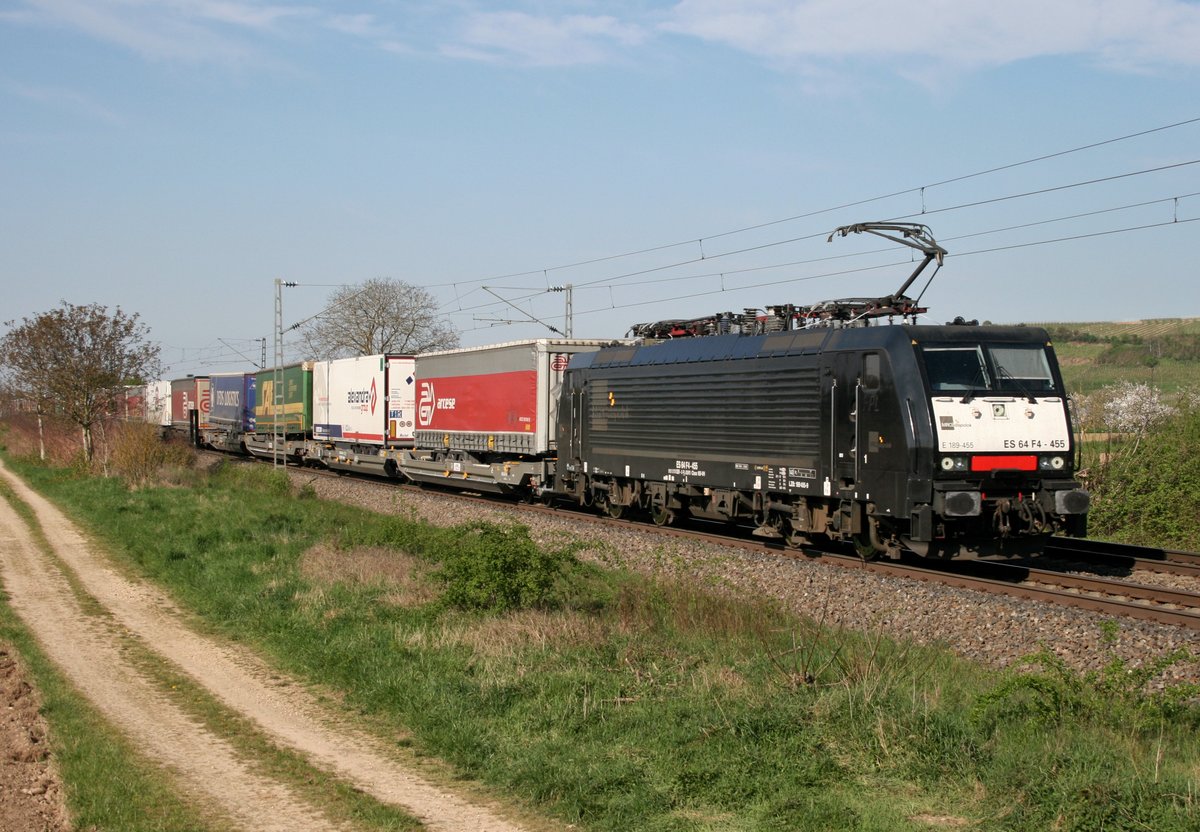 ES 64 F4-455 mit DGS 43741 (K�ln Eifeltor–Novara) am 22.04.2015 zwischen Buggingen und M�llheim (Baden)