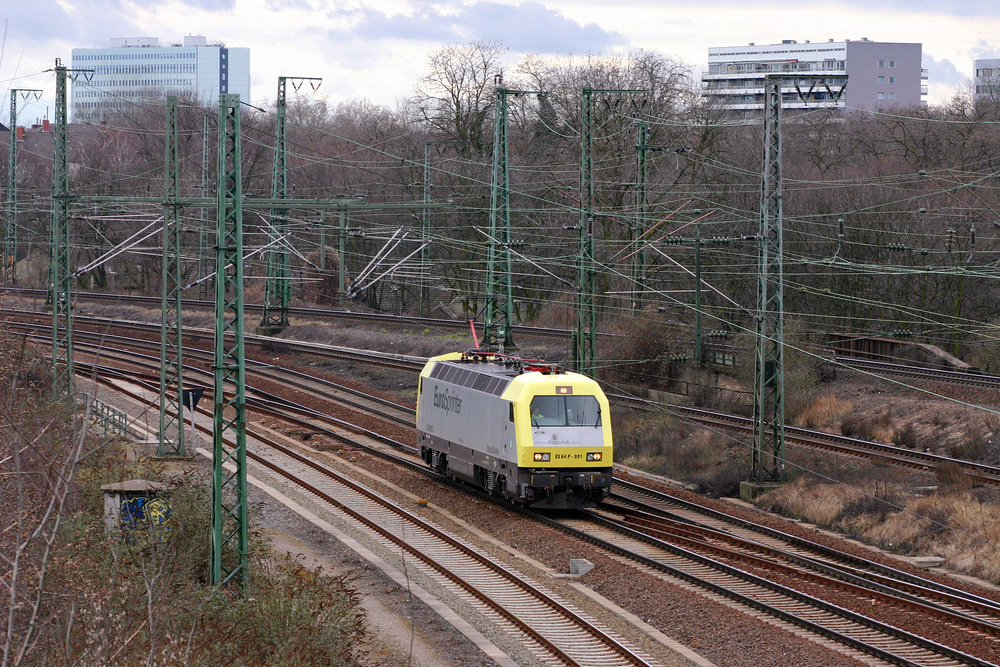 ES 64 P-001 wurde am 24. Mai 2006 im Bahnhof Köln West abgelichtet.