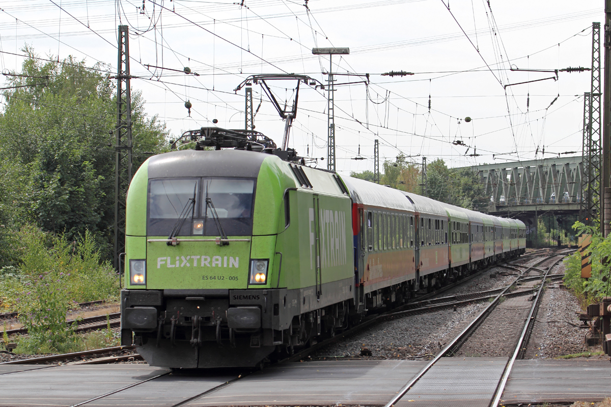 ES 64 U2-005 mit FLX 1802 nach Hamburg-Altona in Recklinghausen-Süd 31.7.2018