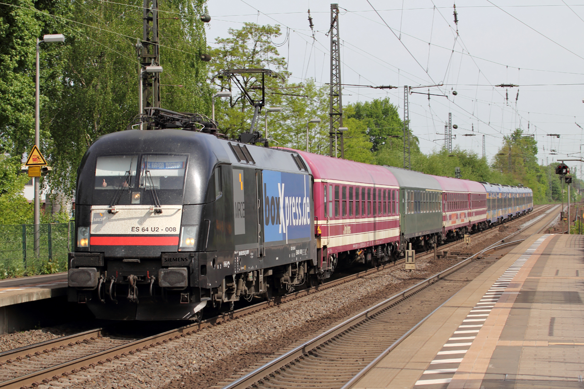 ES 64 U2-008 mit HKX 1806 nach Köln Hbf. durchfährt Recklinghausen-Süd 11.5.2015