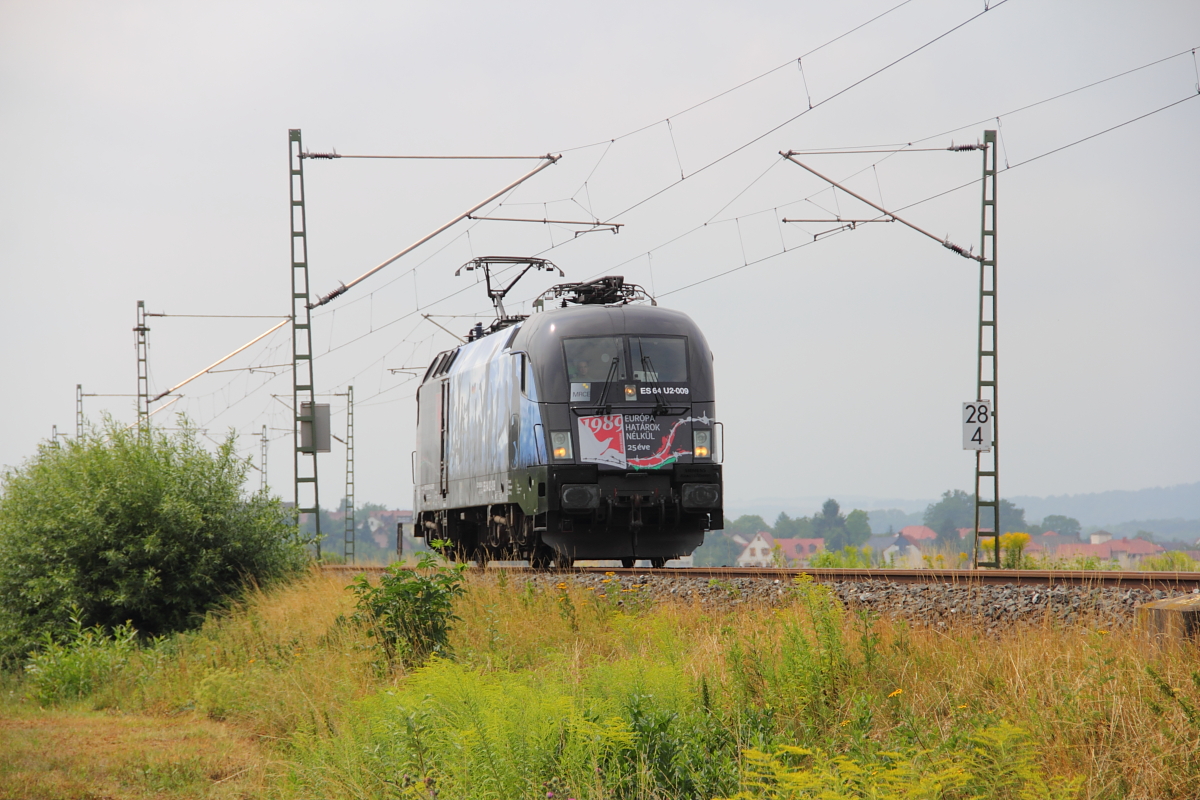ES 64 U2-009 MRCE bei Lichtenfels am 30.07.2014.