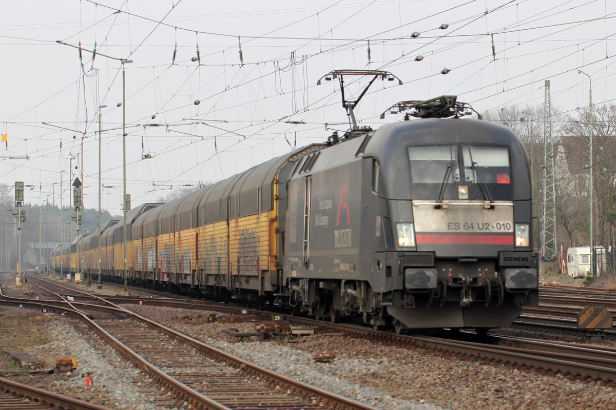 ES 64 U2-010 unterwegs für TX Logistik durchfährt Verden(Aller) 24.3.2015 