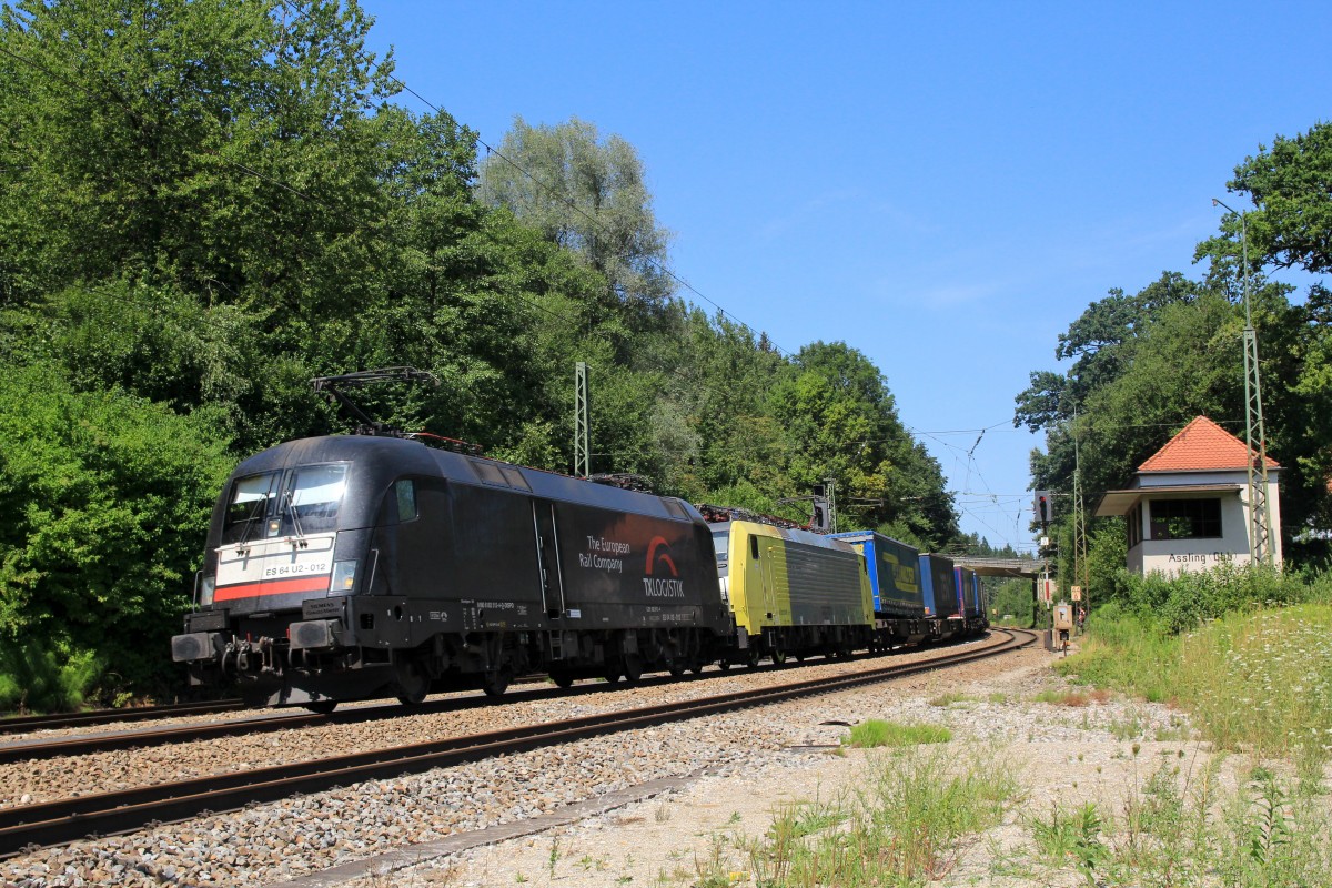 ES 64 U2 - 012 und ES 64 F4 - 0xx mit einem KLV am 5. August 2013 in Aling.