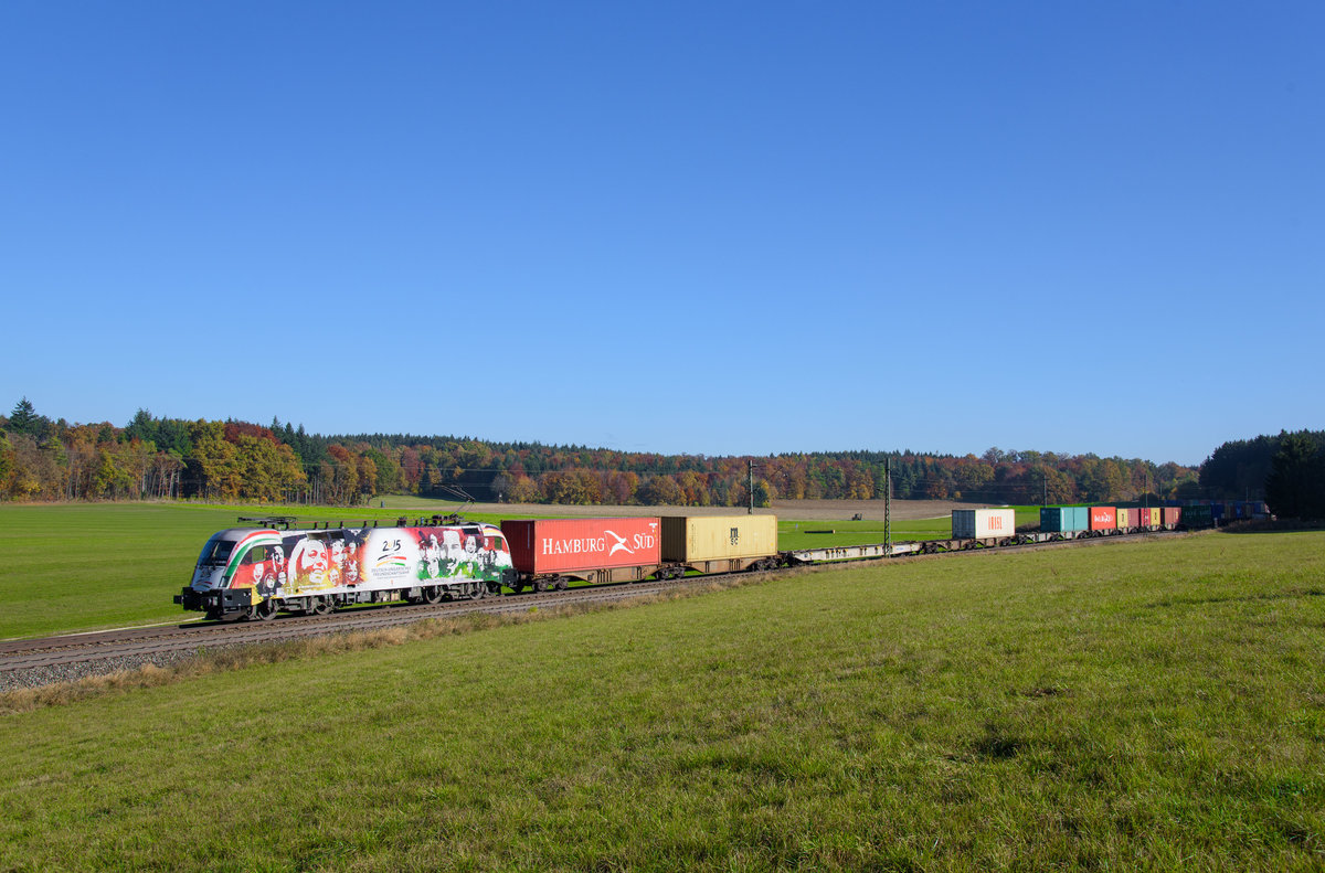 ES 64 U2-021 mit DGS 69284 in der Gurgelhau in Richtung Stuttgart am 30.10.2016.