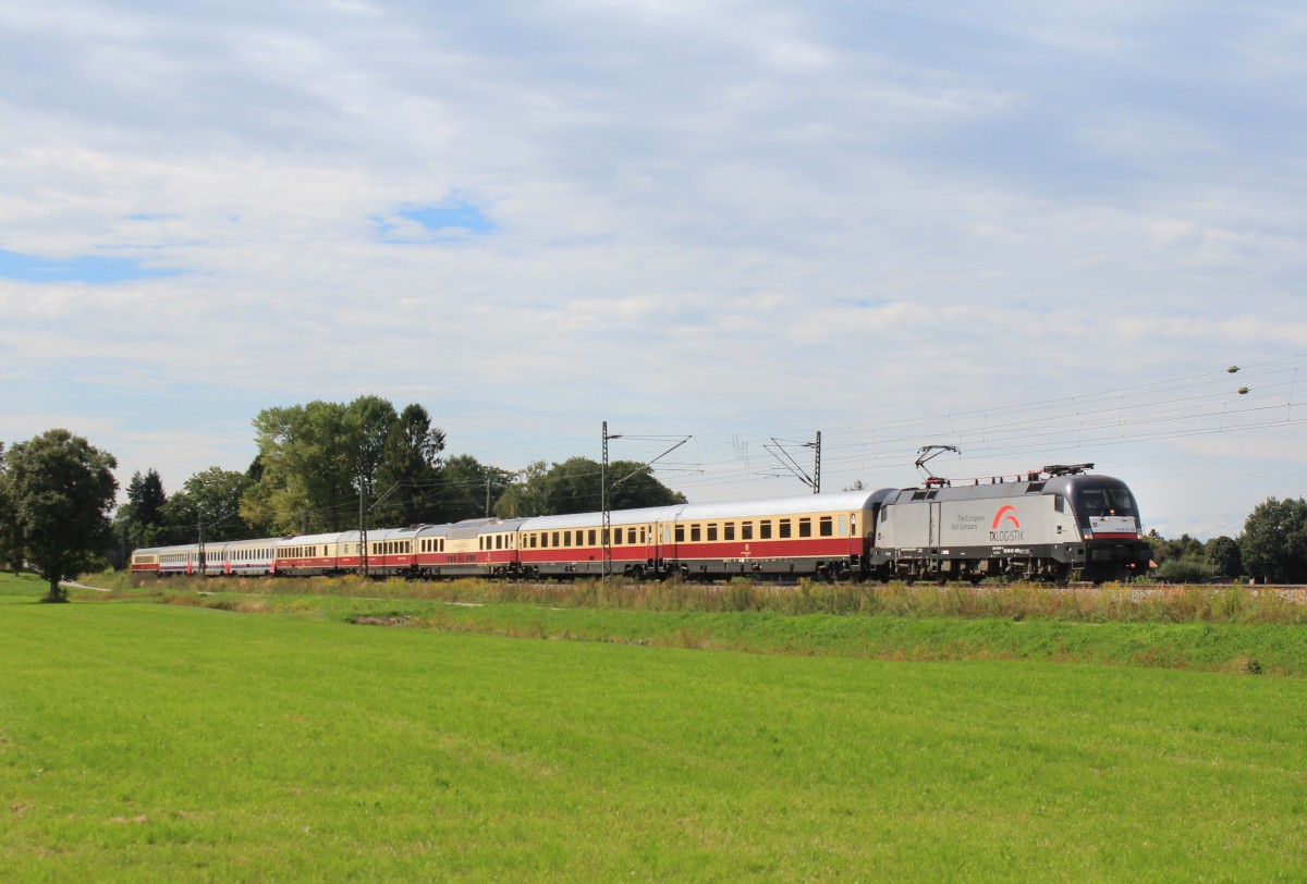 ES 64 U2 - 029 / 182 529 war am 8. September mit dem TEE  Blauer Enzian  in Richtung Klagenfurt unterwegs. Hier ist der Zug bei bersee zu sehen.