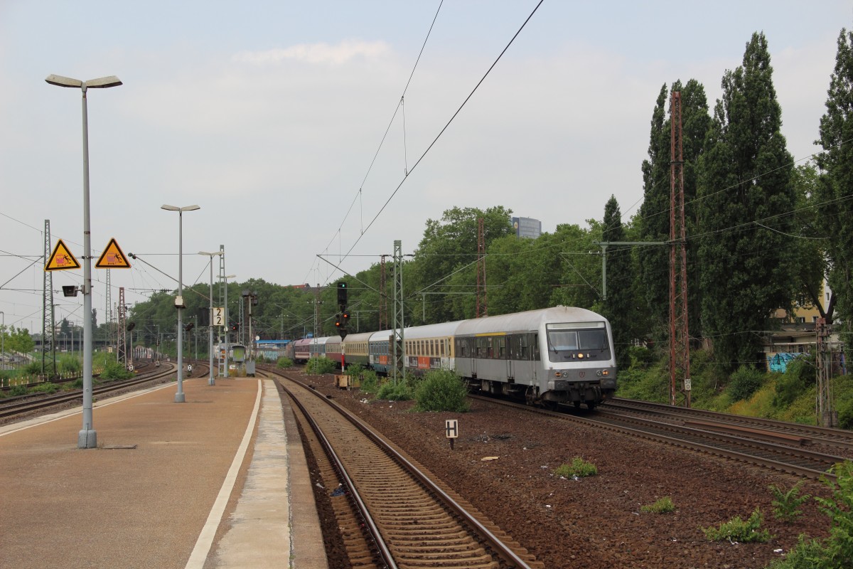 ES 64 U2-034 mit dem HKX 1802 (Hamburg-Altona - Kln Hbf) in Dsseldorf-Zoo am 12.07.13