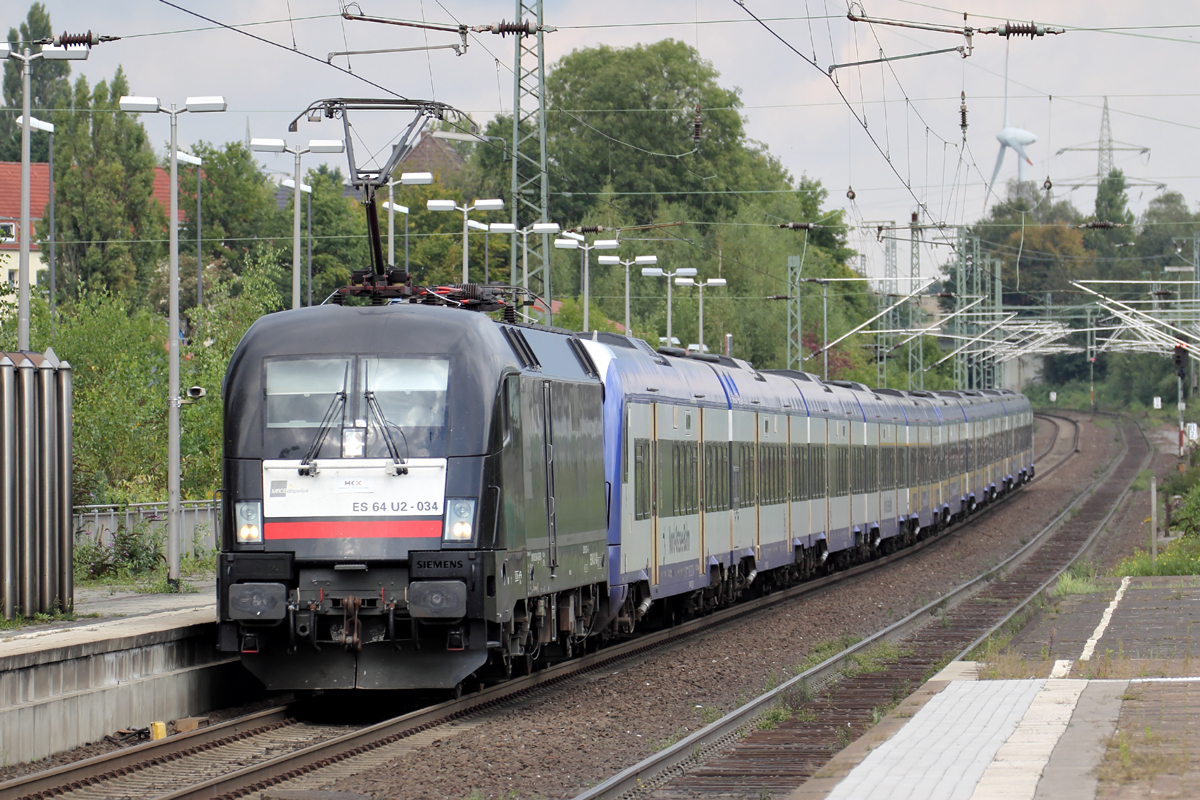 ES 64 U2-034 mit HKX 1802 bei der Durchfahrt in Recklinghausen 31.8.2014