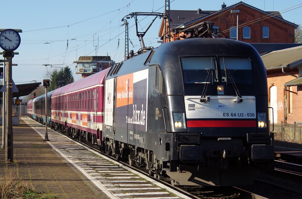 ES 64 U2 - 036 MRCE mit HKX am 08.03.2014 in Bassum gen Bremen. 