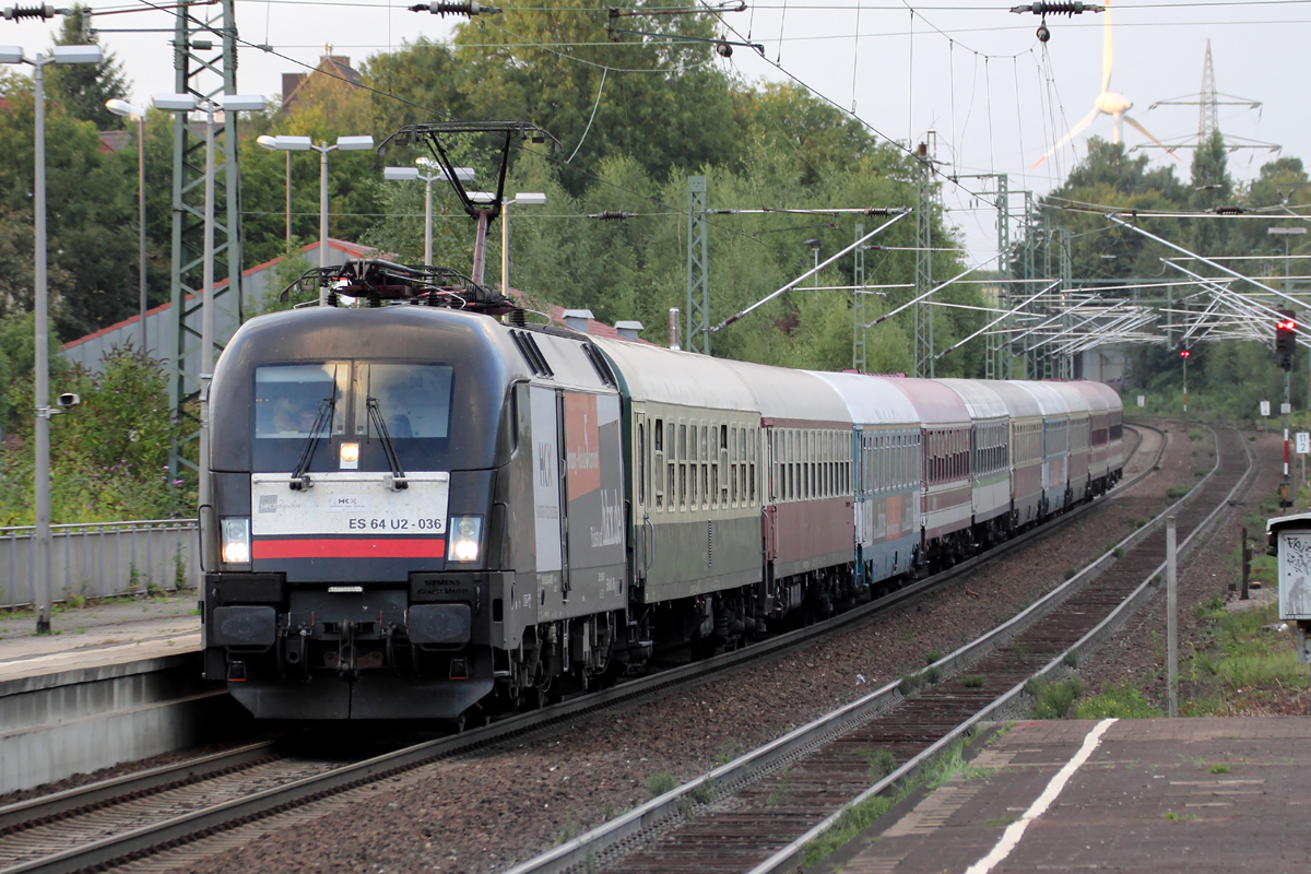 ES 64 U2-036 mit HKX 1804 nach Kln Hbf. bei der Durchfahrt in Recklinghausen 31.8.2013