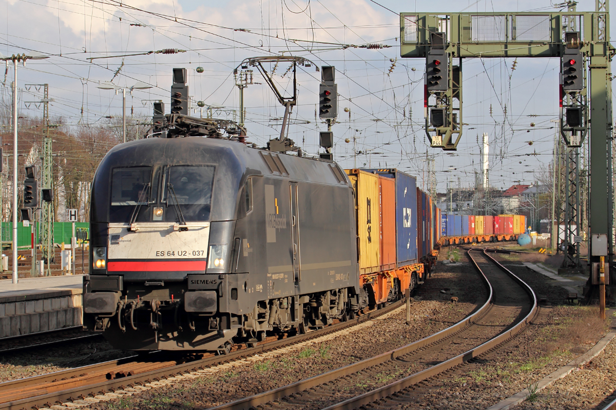 ES 64 U2-037 in Bremen Hbf. 25.3.2014