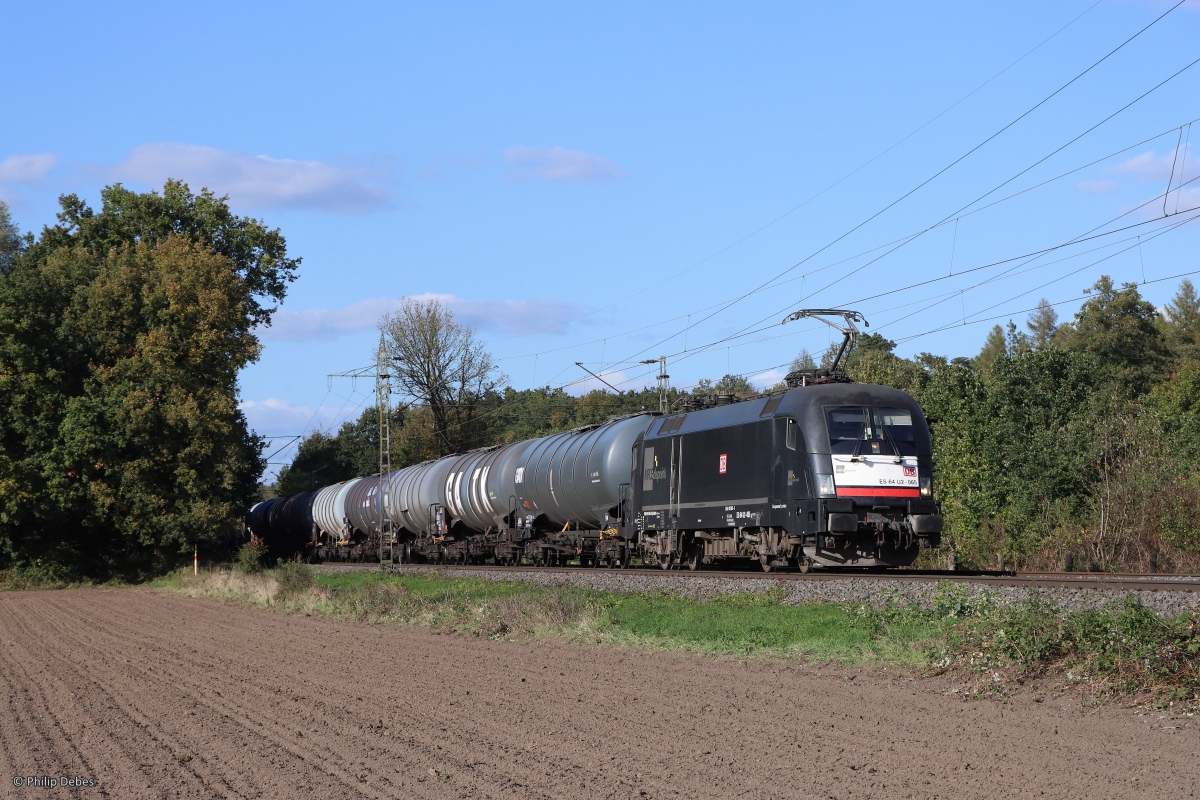 ES 64 U2 - 065 (MRCE / DB) mit einem Kesselzug in Ratingen Lintorf, 11. Oktober 2022