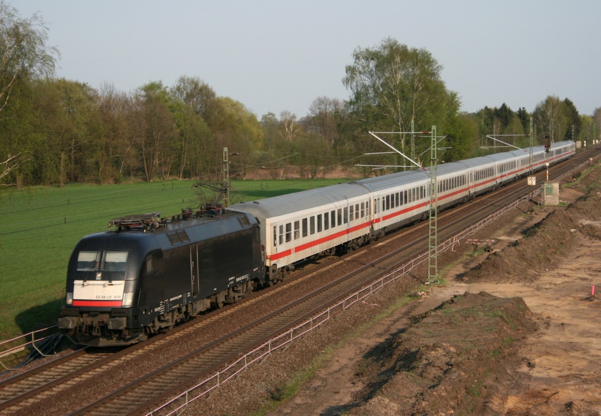 ES 64 U2-070 mit IC 2082  Knigssee  (Berchtesgaden Hbf–Hamburg-Altona) am 21.04.2011 zwischen Bardowick und Radbruch