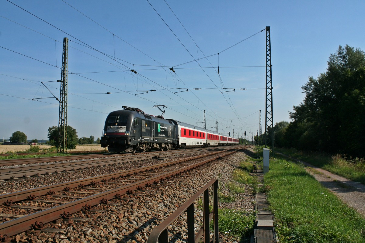 ES 64 U2-073 mit dem CNL 473 aus Koppenhagen am Vormittag des 15.08.13 bei der Durchfahrt des Bahnhofs Orschweier. Der Zielbahnhof des Zuges ist Basel SBB.