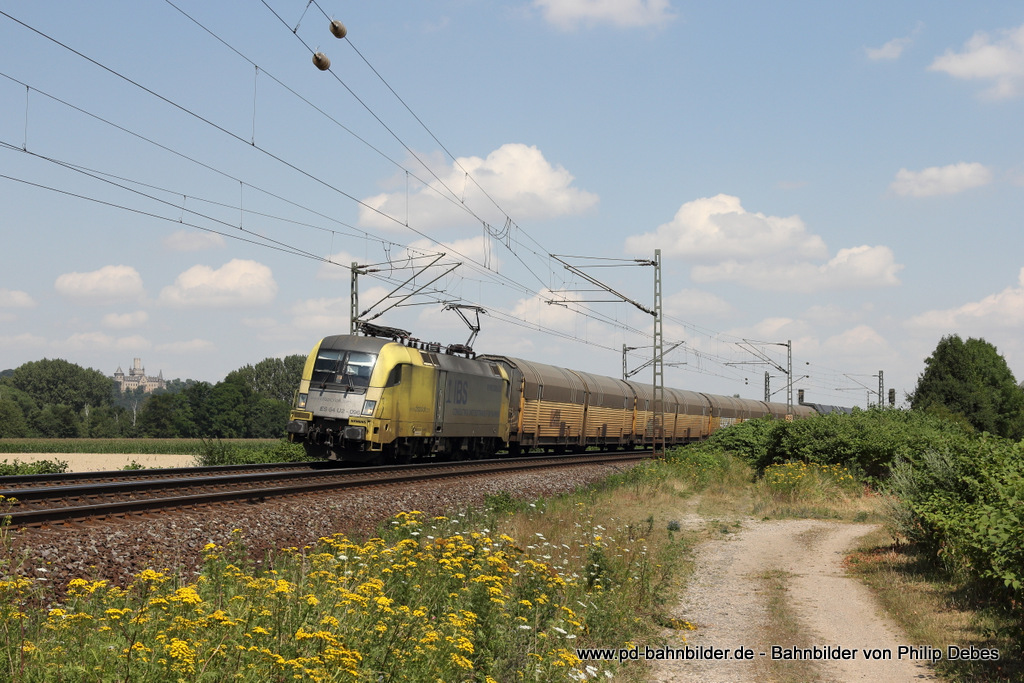 ES 64 U2 - 096 (TXLogistik) mit einem Autotransportzug in Burgstemmen, 23. Juli 2014