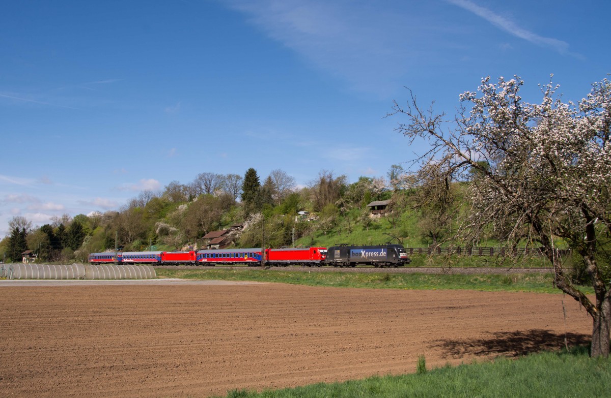 ES 64 US-015 BoxXpress mit Messzug bestehen aus 3 Messwagen und den neuen Lokbaureihen 187 102 und 147 001 bei Reichenbach an der Fils am 26.4.2015