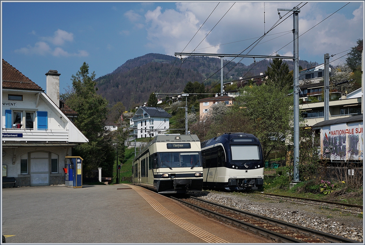 Es gibt in Zeitschriften hin und wieder die Aufforderung bei zwei auf den ersten Blick  gleichen  Bilden die zehn versteckten Fehler zu suchen. Bei diesen beiden Bildern aus Fontanivent gibt sicher auch etliche Unterschiede... 
Während ein CEV MVR Ur GTW Be 2/6 den Regionalzugdienst versieht, ist auf dem Nebengleis ein Alpina-Triebzug abgestellt.
3. April 2017