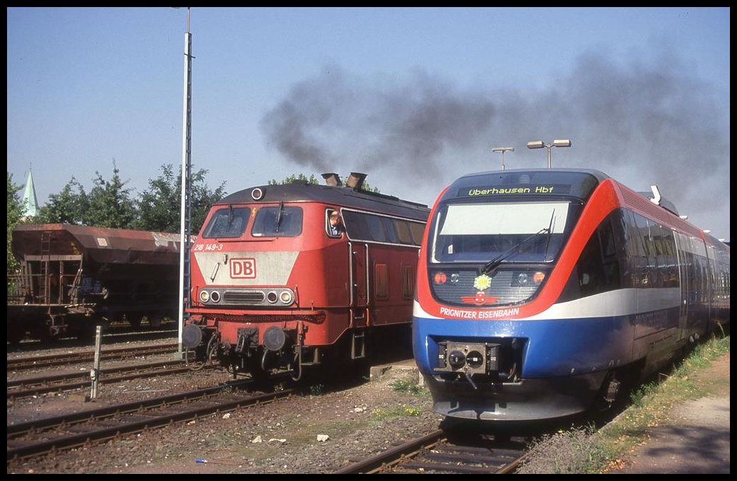 Es war einmal, dass sich DB und PEG begegneten. Im Bahnhof Dorsten traf am 20.9.2003 die DB 218149-3 auf den VT 643.06 der Prignitzer Eisenbahn Gesellschaft.