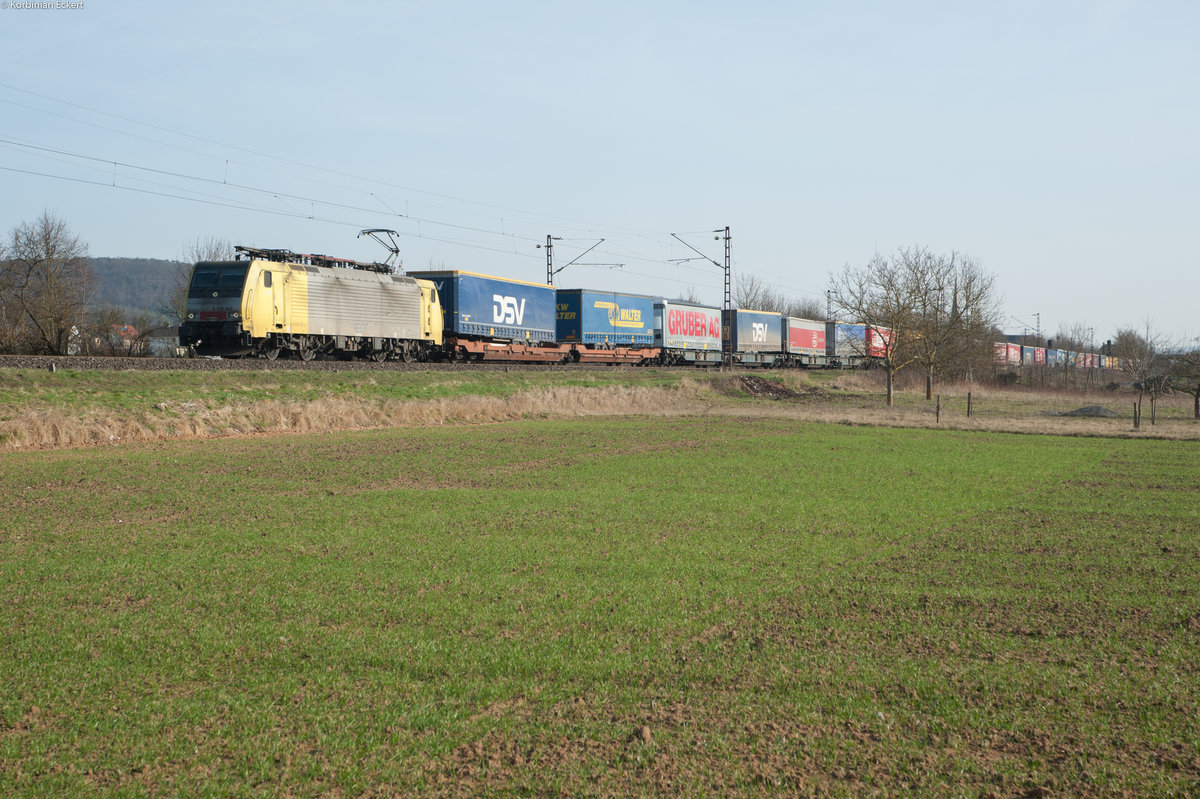 ES64 F4-031 mit einem KLV-Zug bei Thüngersheim Richtung Gemünden, 16.03.2017
