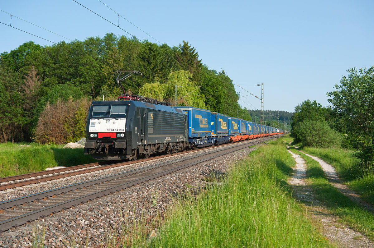 ES64 F4-283 mit dem DGS 42978 (Wien Freudenau Terminal - Viersen) bei Postbauer-Heng, 04.06.2019