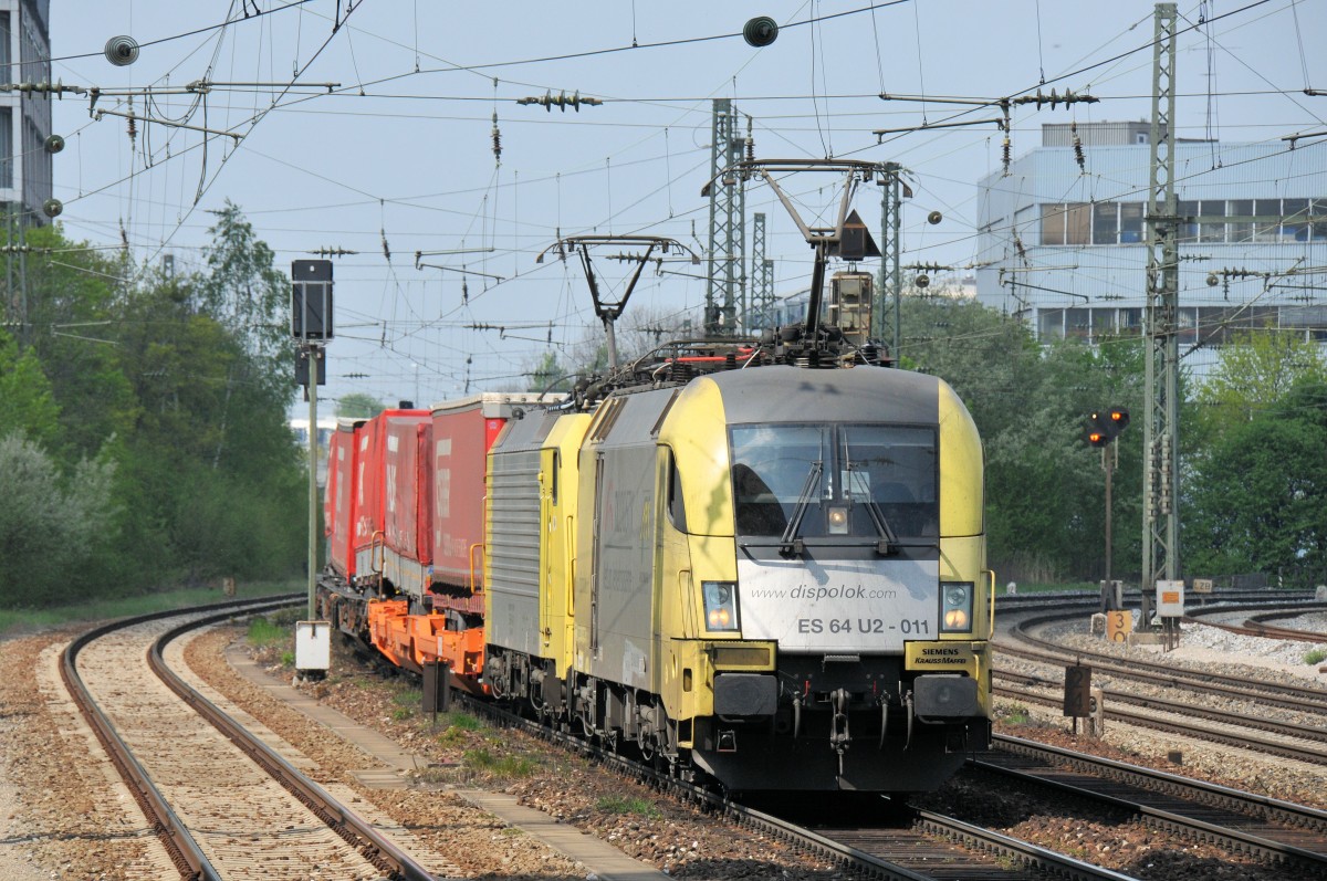 ES64 U2-011 & F4-031 am 12.04.14 am Münchner Heimeranplatz