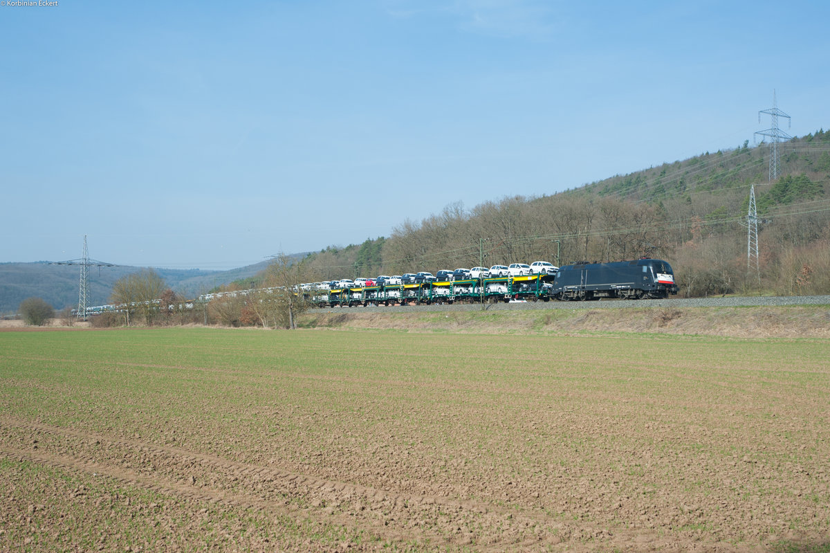 ES64 U2 035 mit einem VW-Autotransportzug bei Harrbach Richtung Würzburg, 16.03.2017
