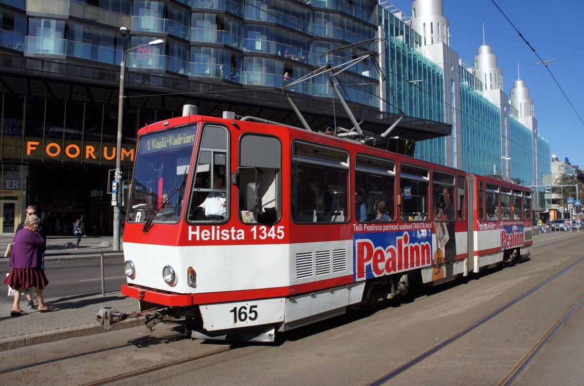 Estland / Straßenbahn Tallinn: KT4D - Wagen 165 (ehemals Erfurt) unterwegs als Linie 1. Aufgenommen im Juli 2013 an der Haltestelle  Hobujaama  in der Stadtmitte von Tallinn.