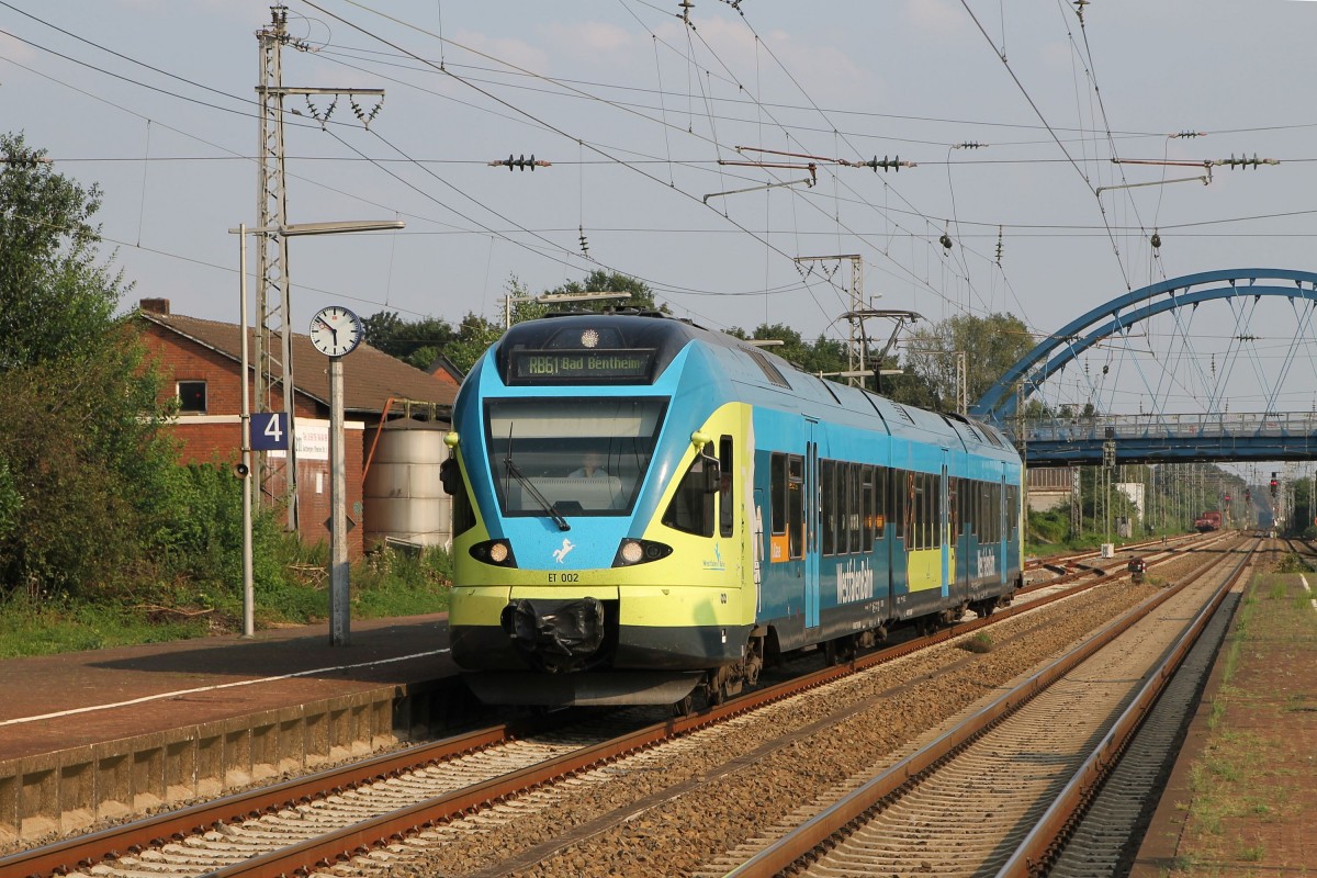 ET 002 der Westfalenbahn mit WFB90506 Bielefeld Hauptbahnhof-Bad Bentheim auf Bahnhof Salzbergen am 1-8-2014.
