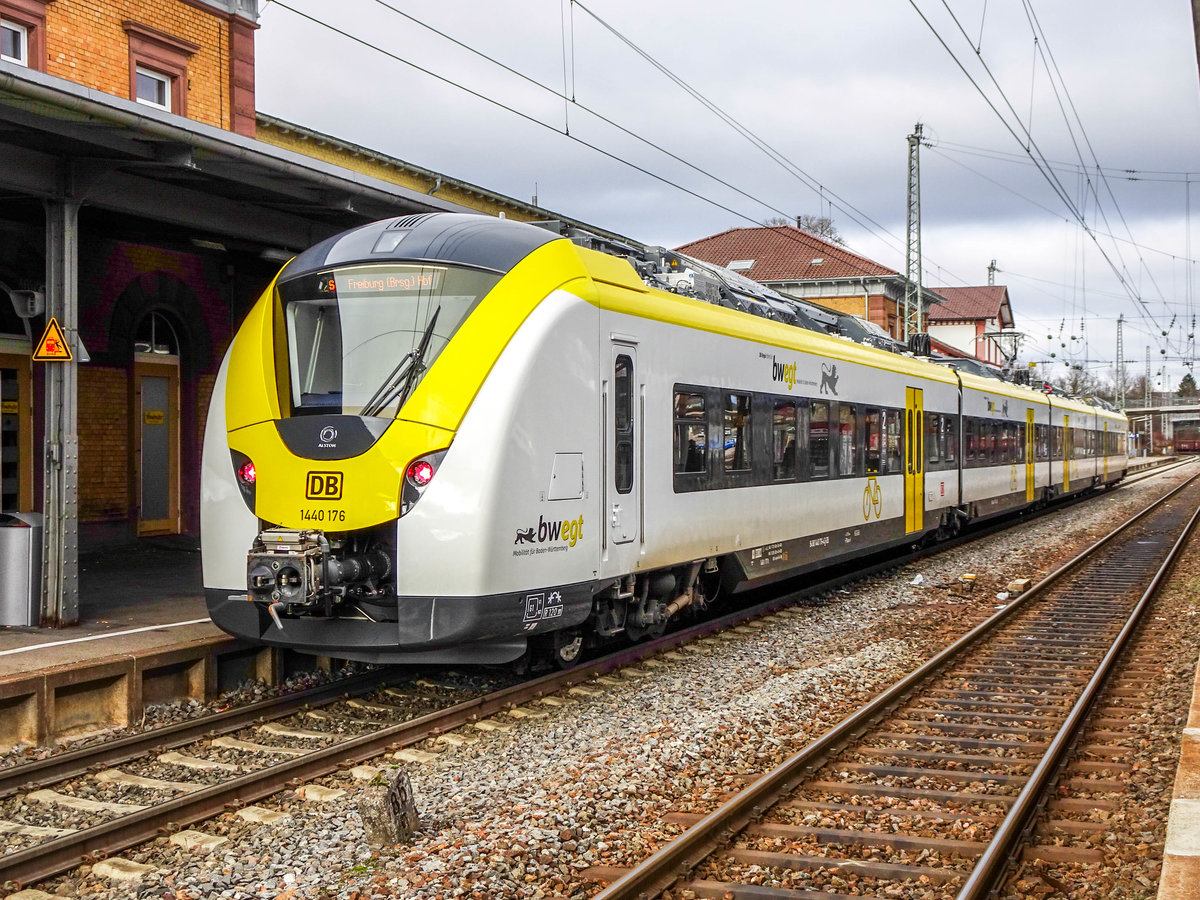 ET 1440 176 als S-Bahn nach Freiburg Hbf in Villingen, 05.01.2020.