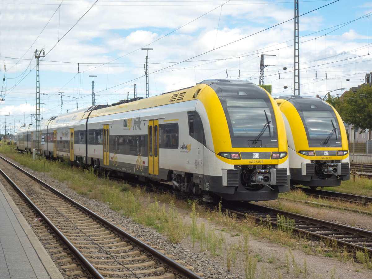 ET 1462 515-6 steht neben einem weiteren Desiro-HC abgestellt in Offenburg, 23.08.2020.