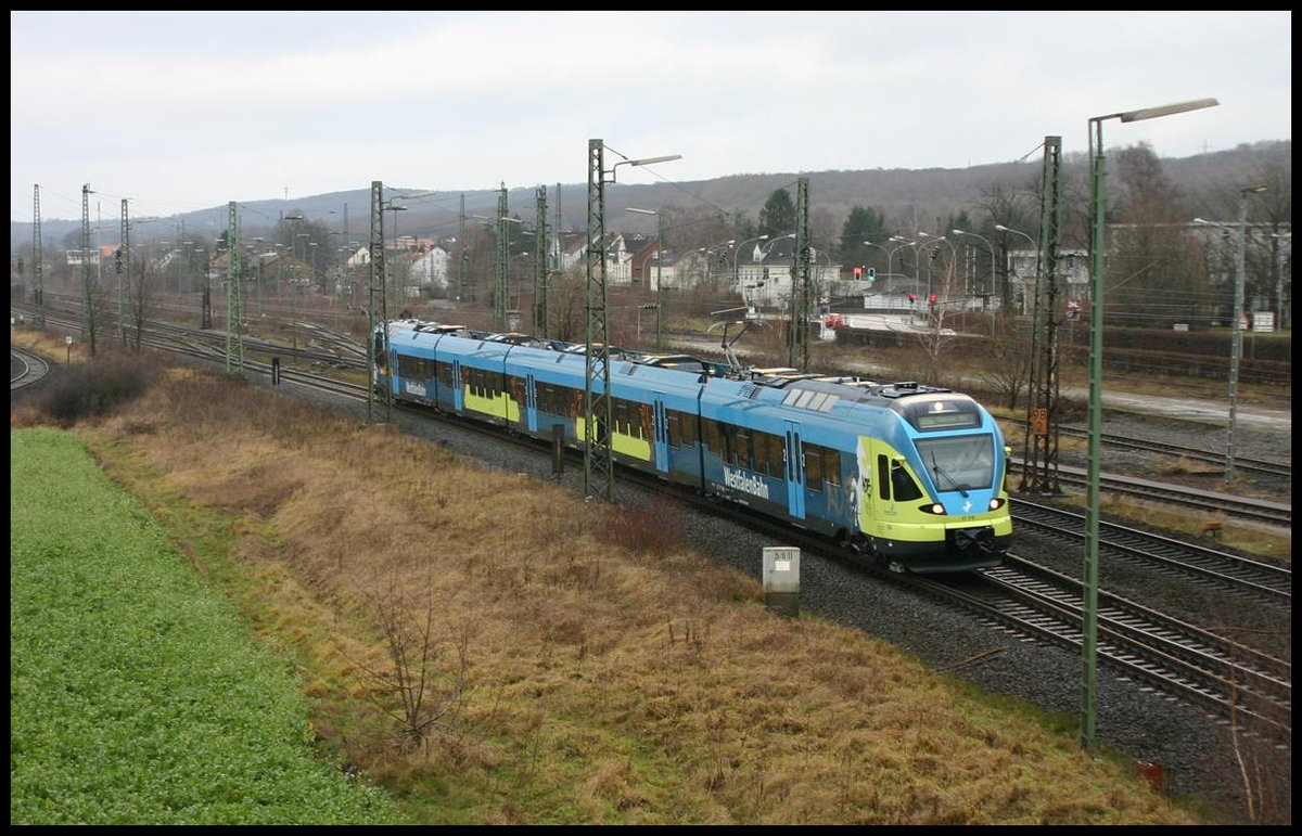 ET 18 der Westfalenbahn fährt hier am 9.12.2007 in Lengerich nach Münster ab.