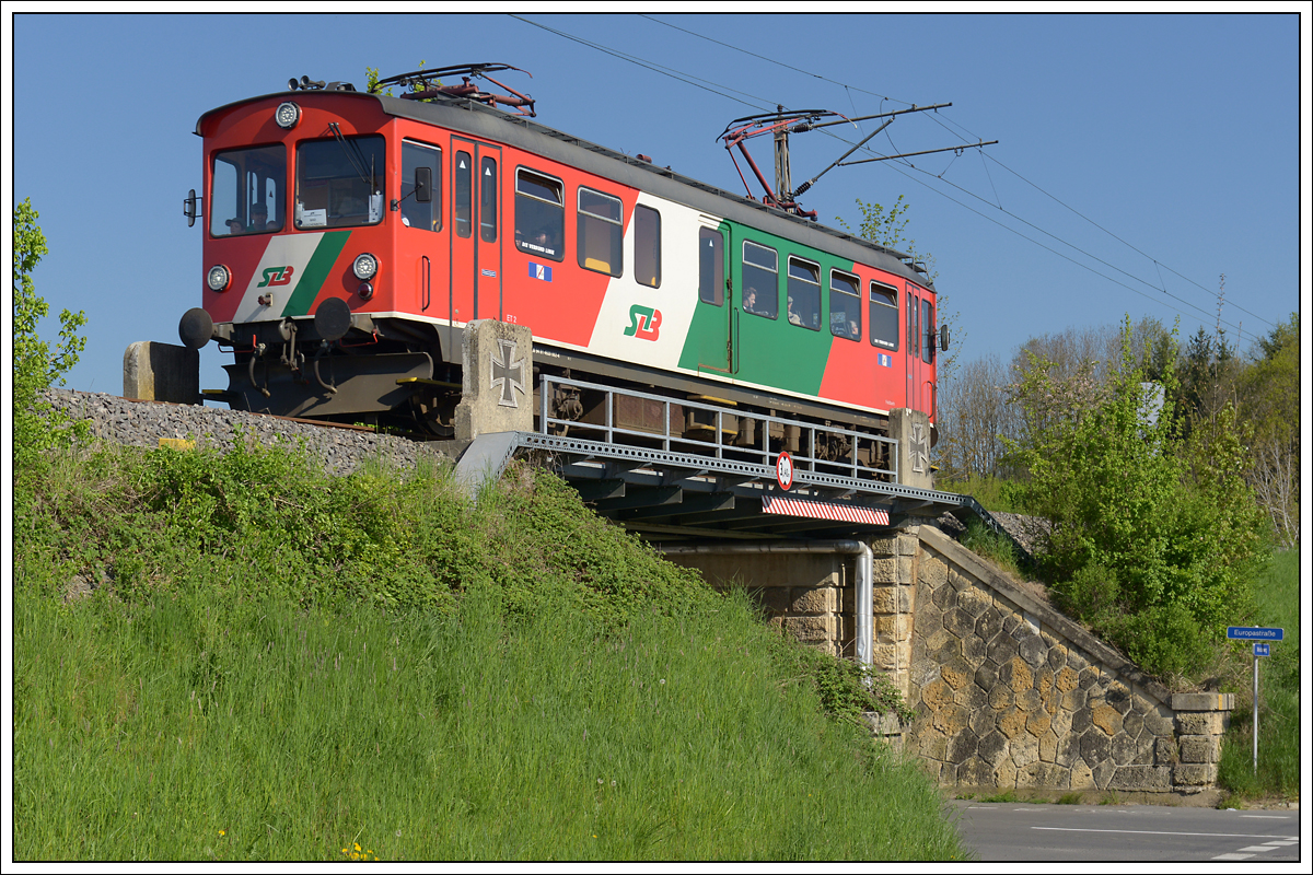 ET 2 am 22.4.2019 aufgenommen zwischen Bahnhöfen Feldbach/Raab (ÖBB) und Feldbach Landesbahn bei seiner ersten Fahrt an diesem Tag nach Bad Gleichenberg als R 8603.