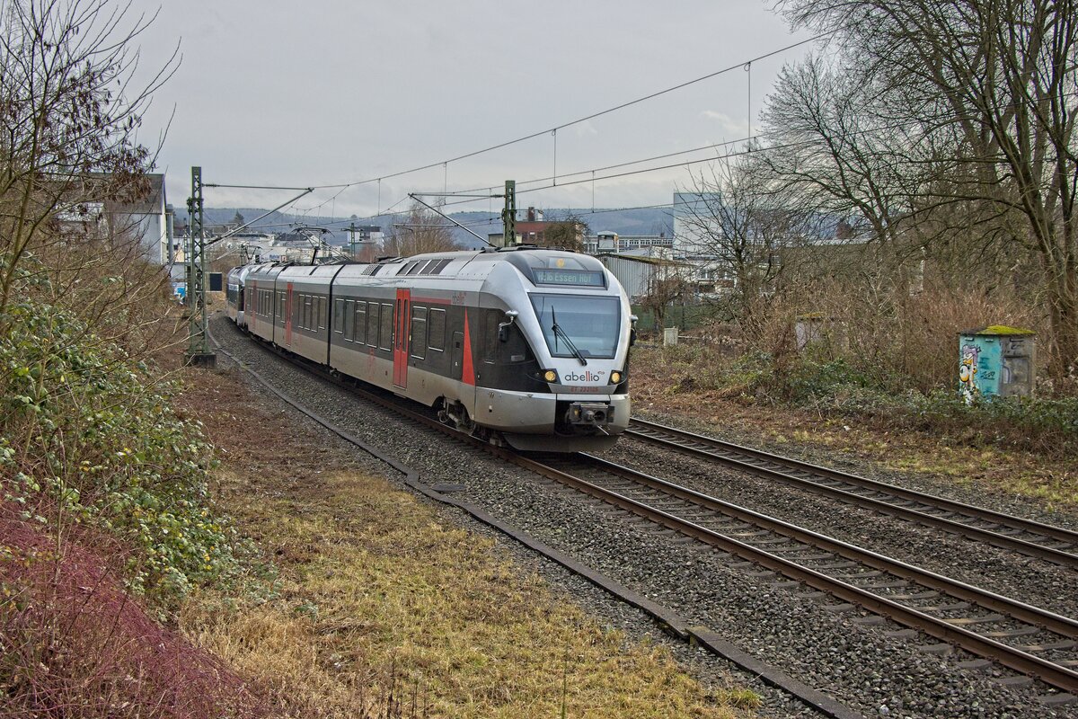 ET 232105 der Abellio NRW verlässt als RE 16 Wetter an der Ruhr (08.01.2022)