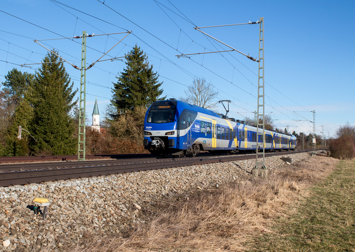 ET 313 des Meridian in Richtung München wurde am Nachmittag des 05.03.17 in Eglharting bildlich festgehalten.