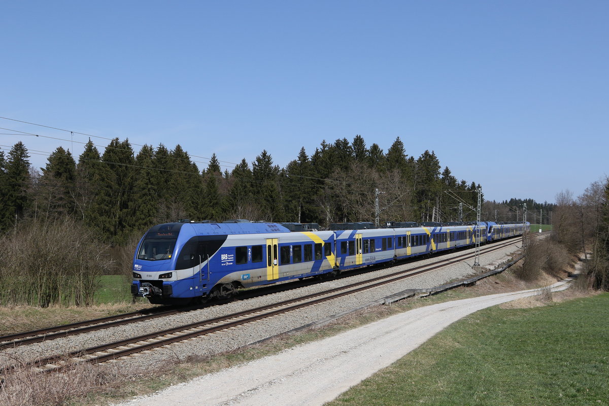 ET 324 auf dem Weg nach München am 1. April 2021 bei Grabenstätt im Chiemgau.
