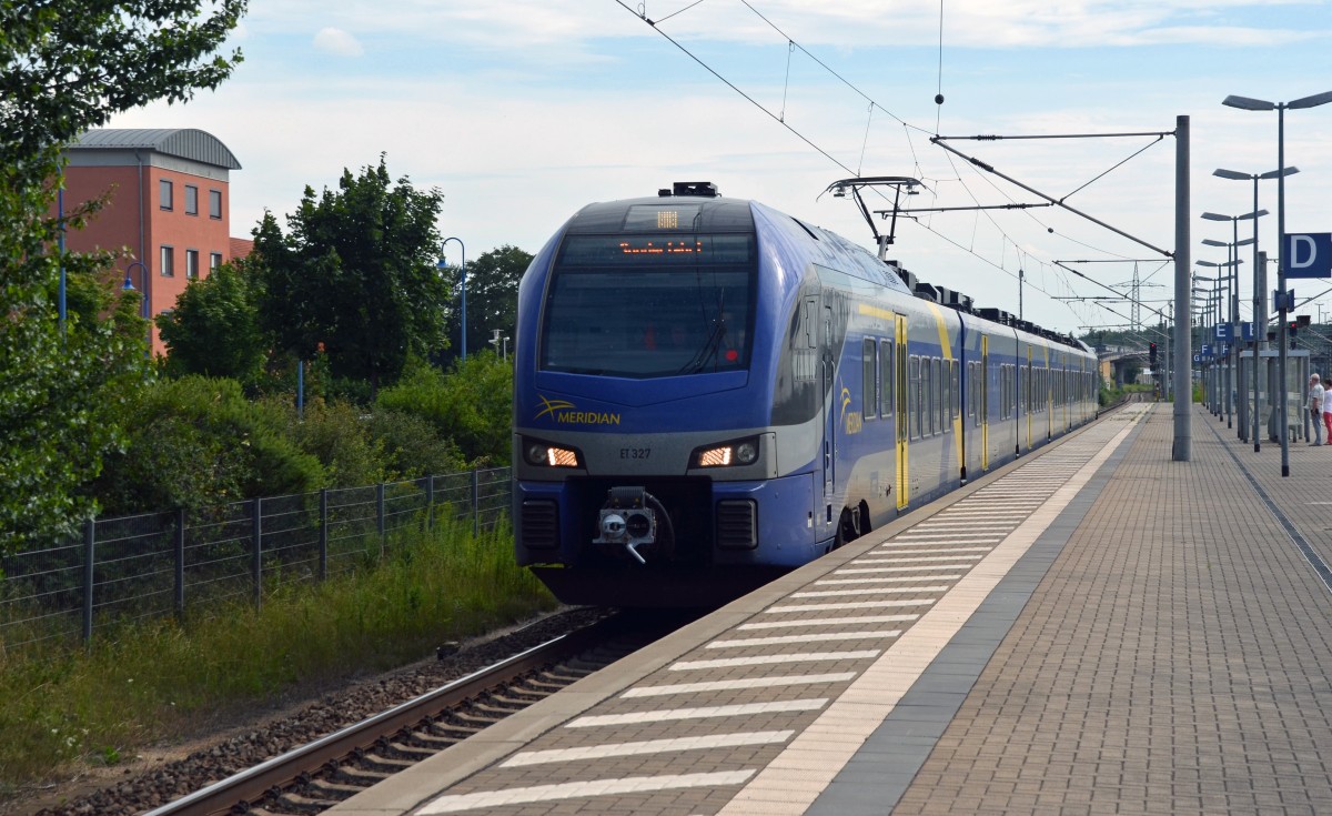 ET 327 des Meridian durchfuhr am 01.08.15 Bitterfeld Richtung Dessau.