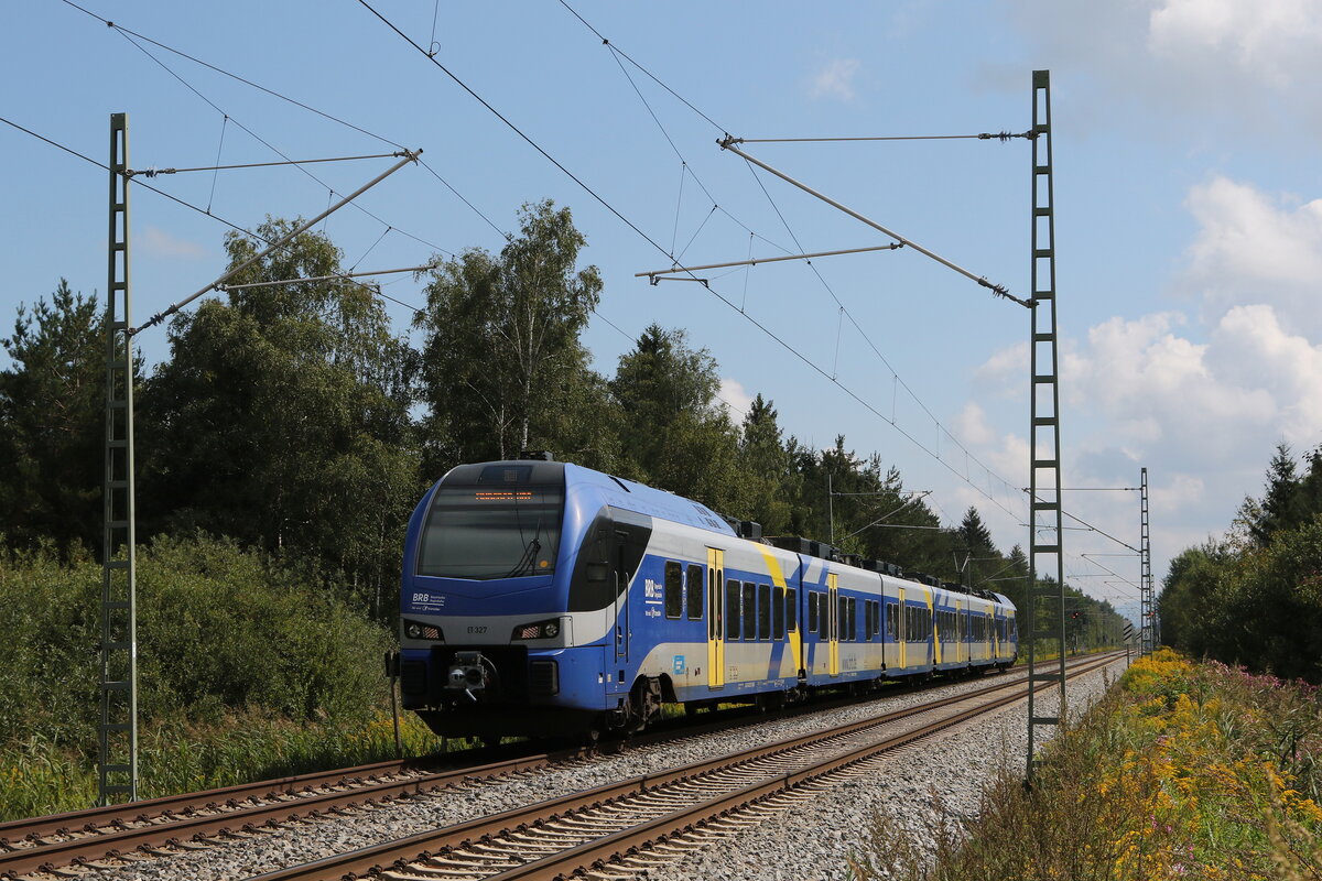 ET 327 kurz vor Bernau am Chiemsee am 1. September 2021.