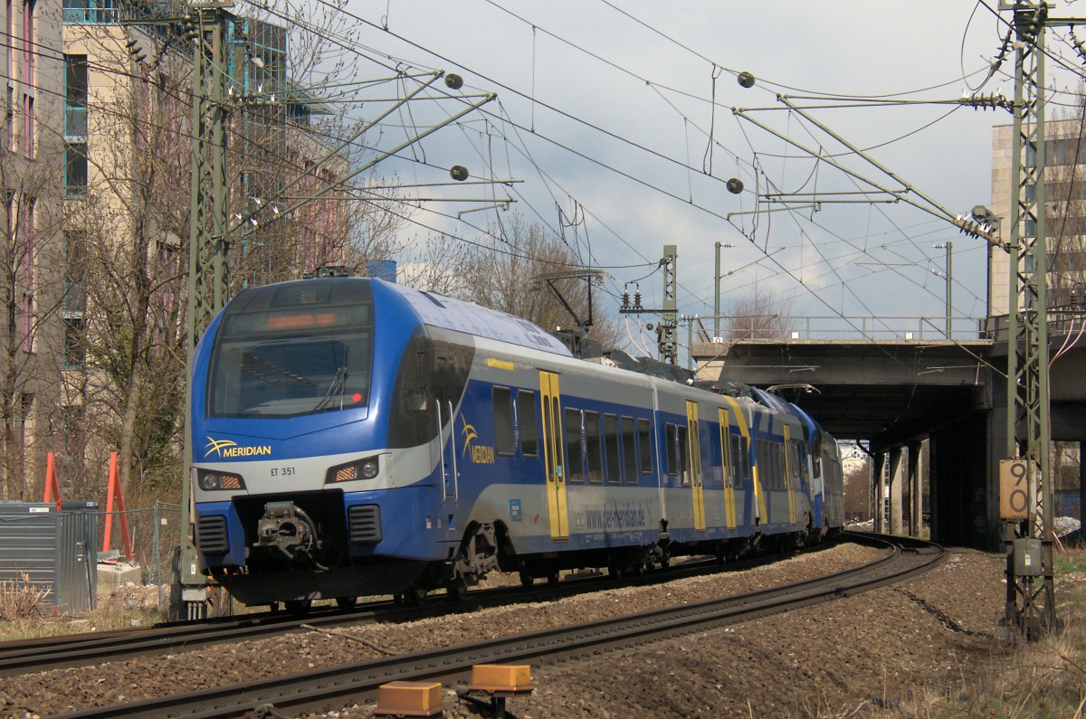 ET 351 am 05.04.15 bei der Ausfahrt München Ost